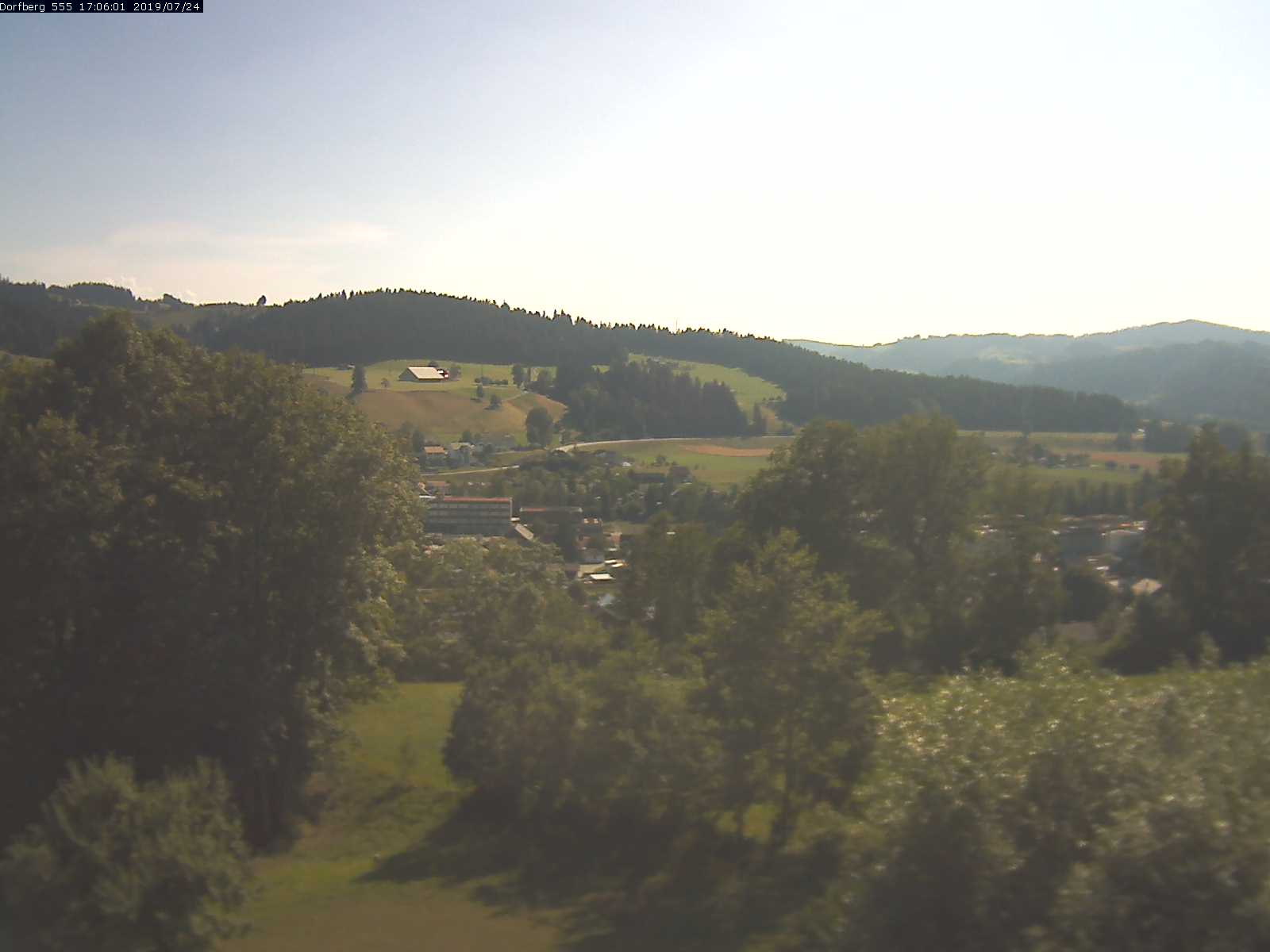 Webcam-Bild: Aussicht vom Dorfberg in Langnau 20190724-170601
