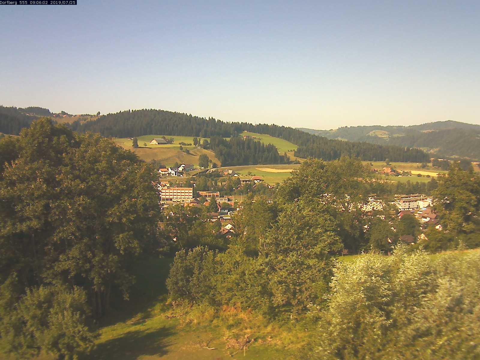Webcam-Bild: Aussicht vom Dorfberg in Langnau 20190725-090601
