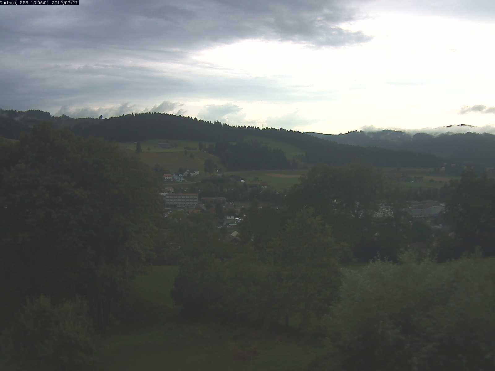 Webcam-Bild: Aussicht vom Dorfberg in Langnau 20190727-190601