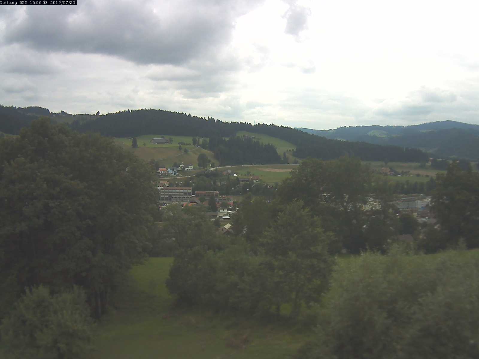 Webcam-Bild: Aussicht vom Dorfberg in Langnau 20190729-160601