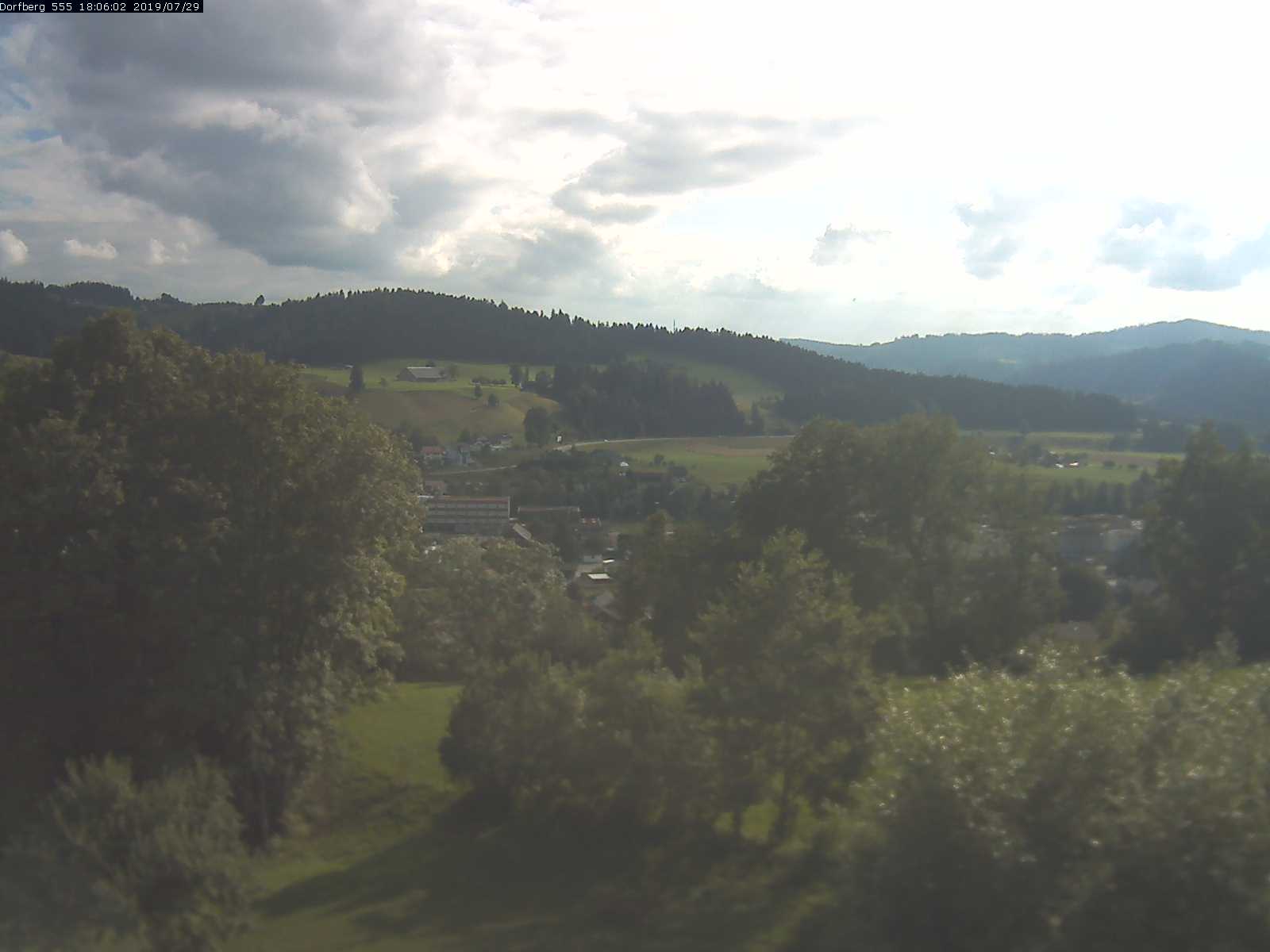 Webcam-Bild: Aussicht vom Dorfberg in Langnau 20190729-180601