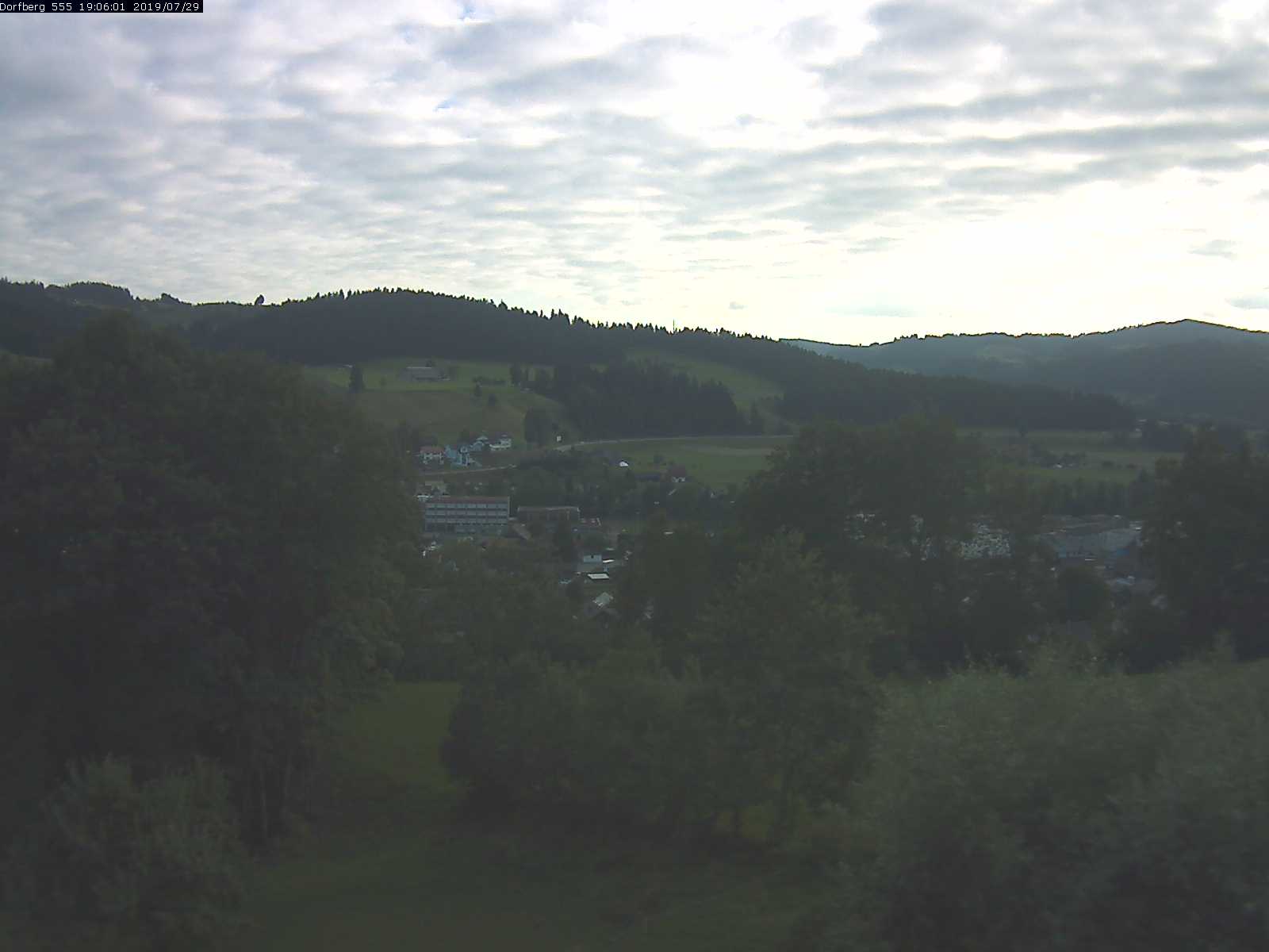 Webcam-Bild: Aussicht vom Dorfberg in Langnau 20190729-190601