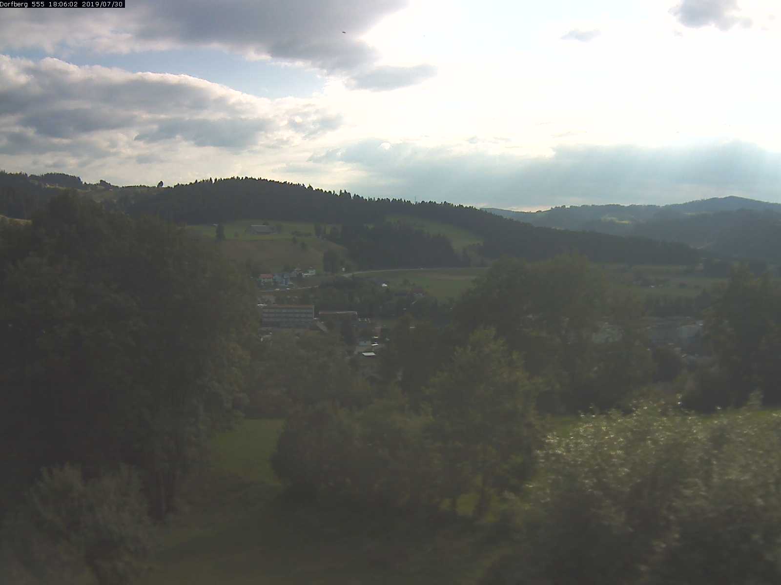 Webcam-Bild: Aussicht vom Dorfberg in Langnau 20190730-180601