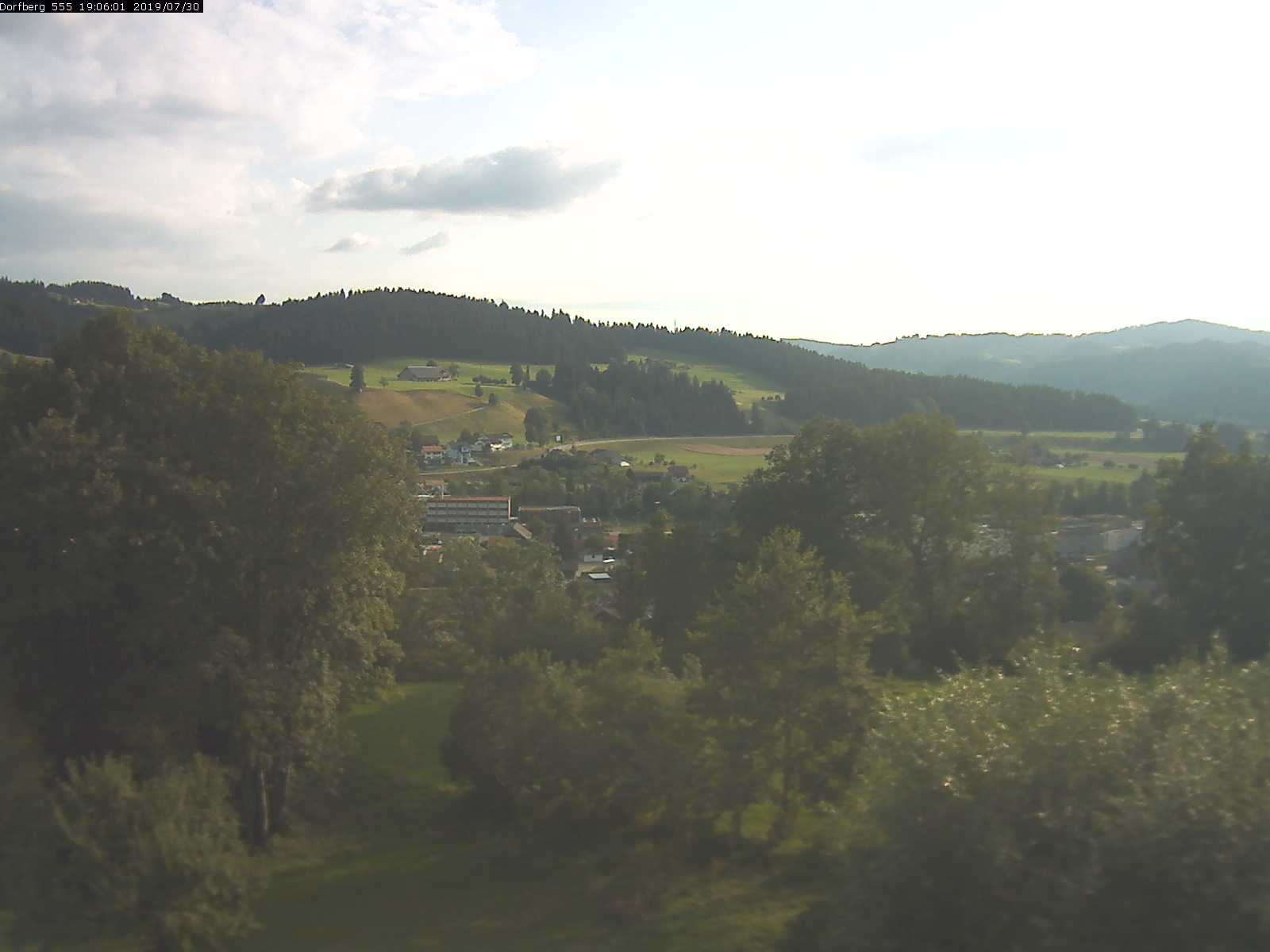 Webcam-Bild: Aussicht vom Dorfberg in Langnau 20190730-190601