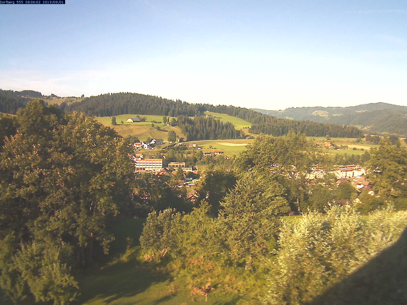 Webcam-Bild: Aussicht vom Dorfberg in Langnau 20190801-080601
