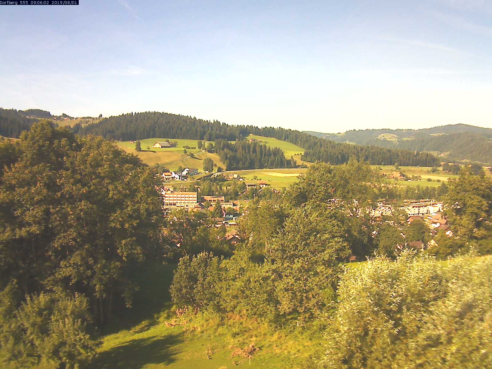 Webcam-Bild: Aussicht vom Dorfberg in Langnau 20190801-090601