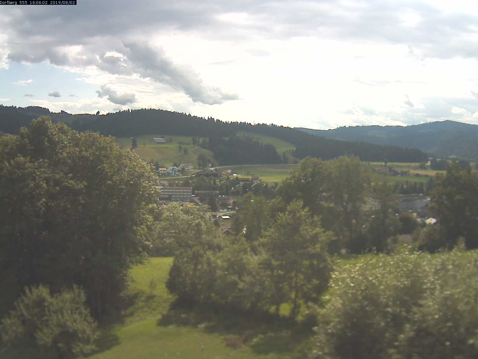 Webcam-Bild: Aussicht vom Dorfberg in Langnau 20190802-160601