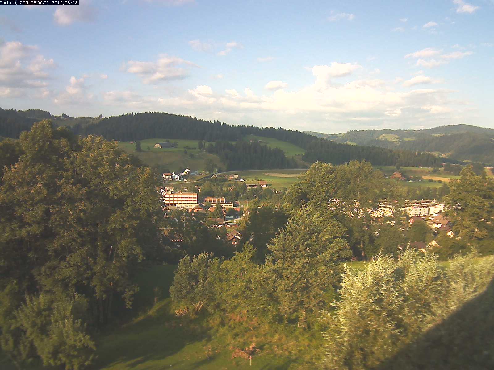Webcam-Bild: Aussicht vom Dorfberg in Langnau 20190803-080601