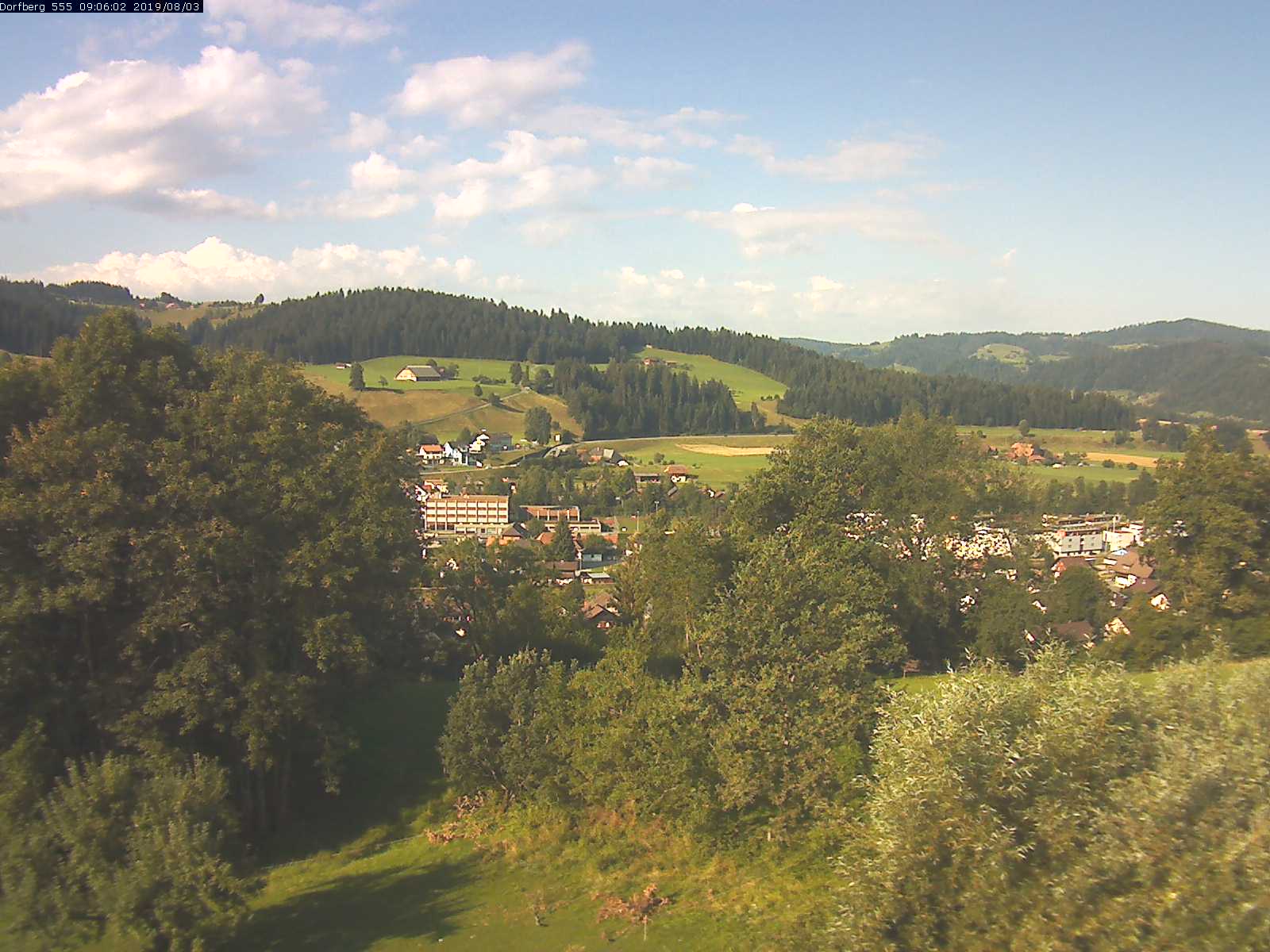 Webcam-Bild: Aussicht vom Dorfberg in Langnau 20190803-090601
