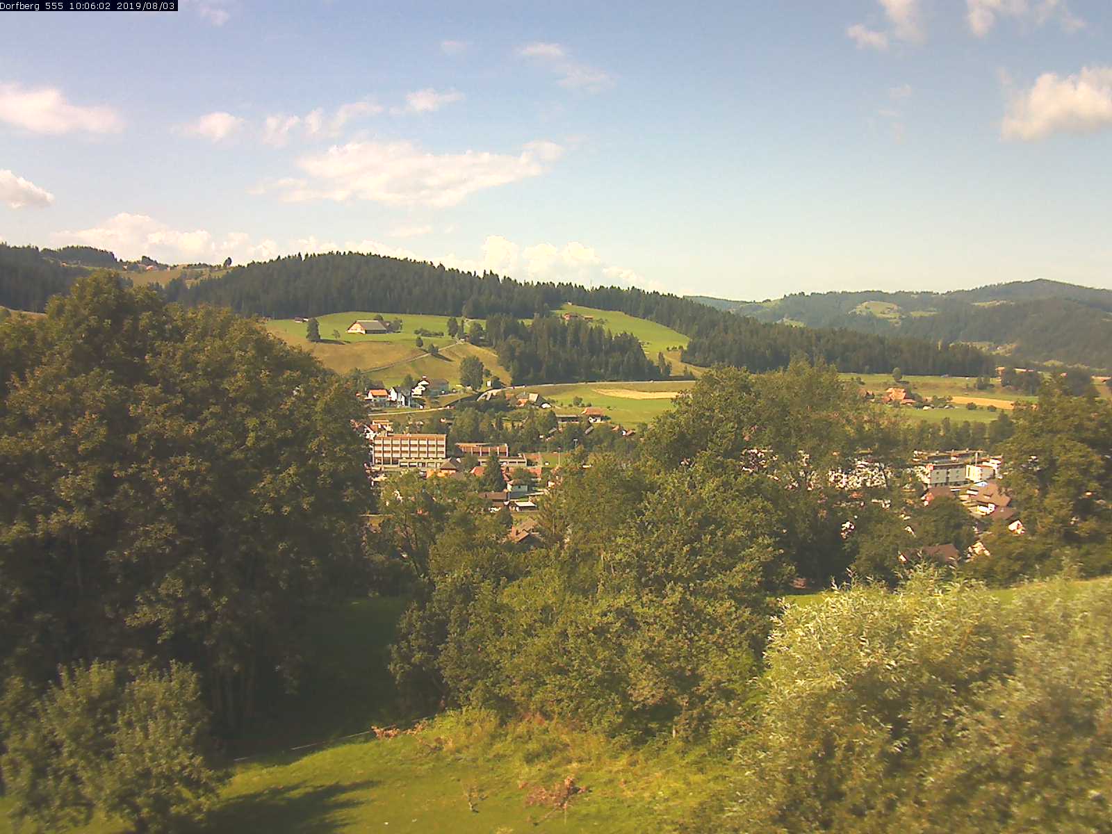 Webcam-Bild: Aussicht vom Dorfberg in Langnau 20190803-100602