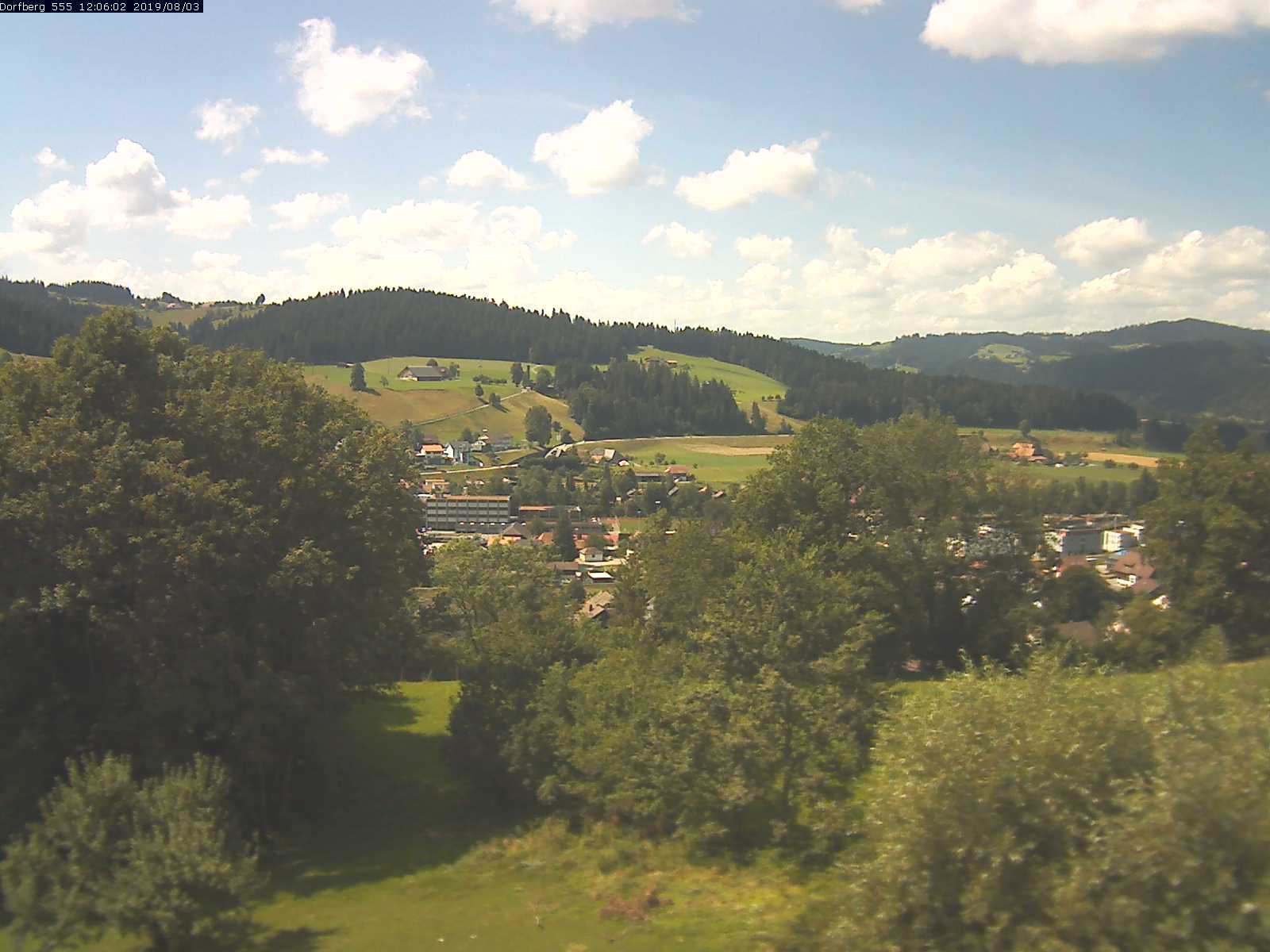 Webcam-Bild: Aussicht vom Dorfberg in Langnau 20190803-120601