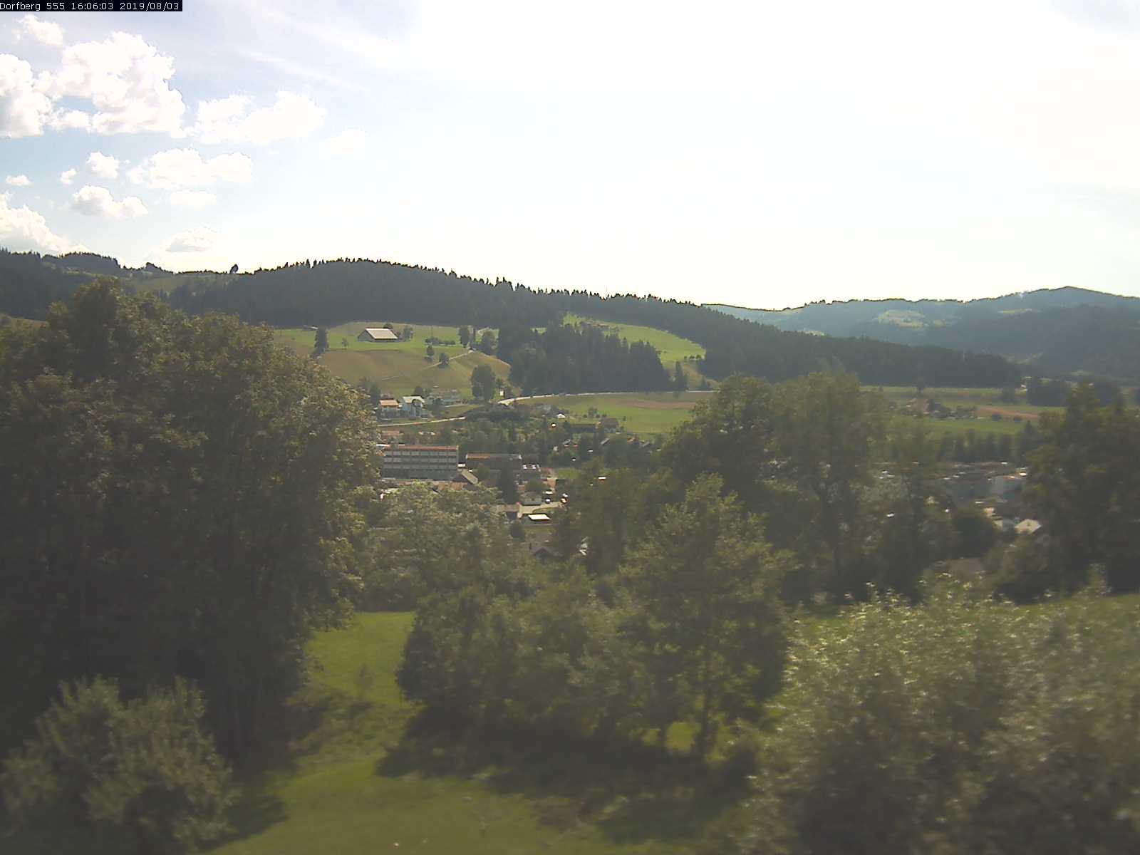 Webcam-Bild: Aussicht vom Dorfberg in Langnau 20190803-160601