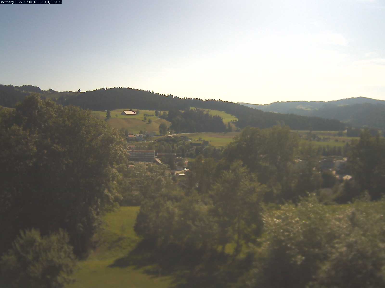 Webcam-Bild: Aussicht vom Dorfberg in Langnau 20190804-170601