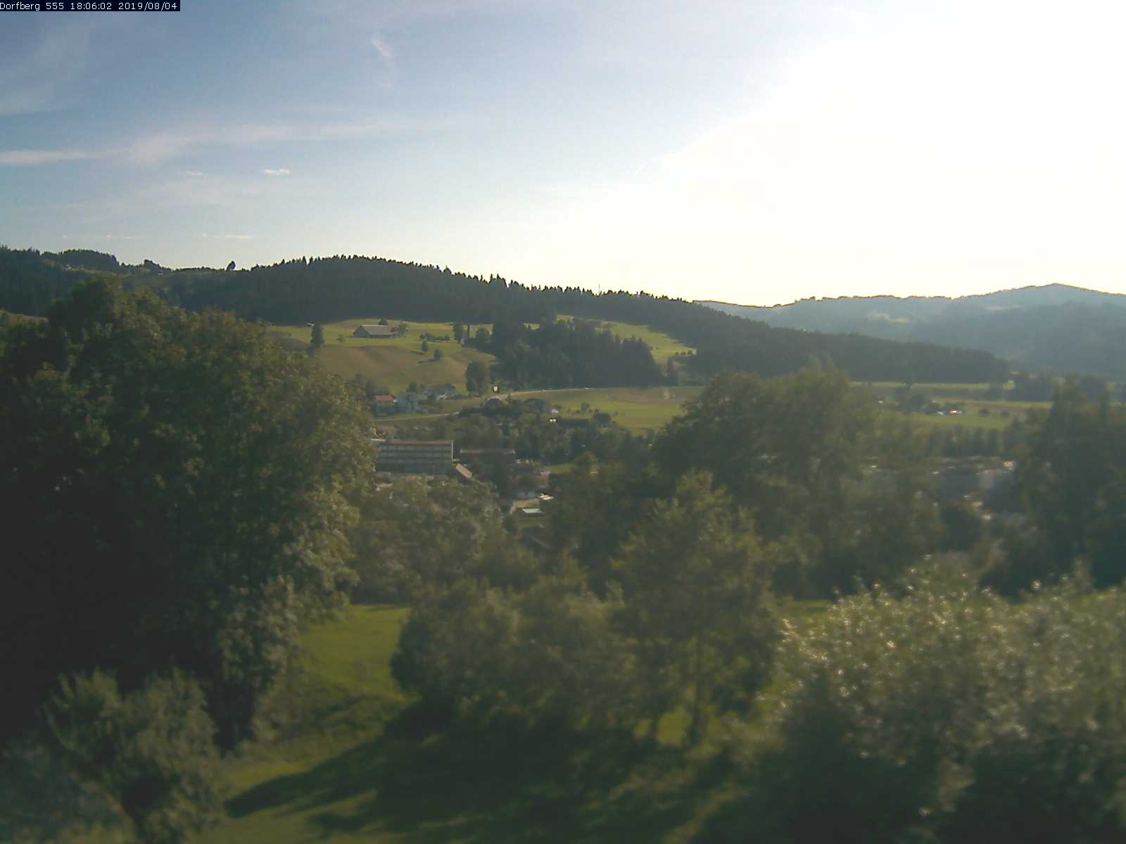 Webcam-Bild: Aussicht vom Dorfberg in Langnau 20190804-180601