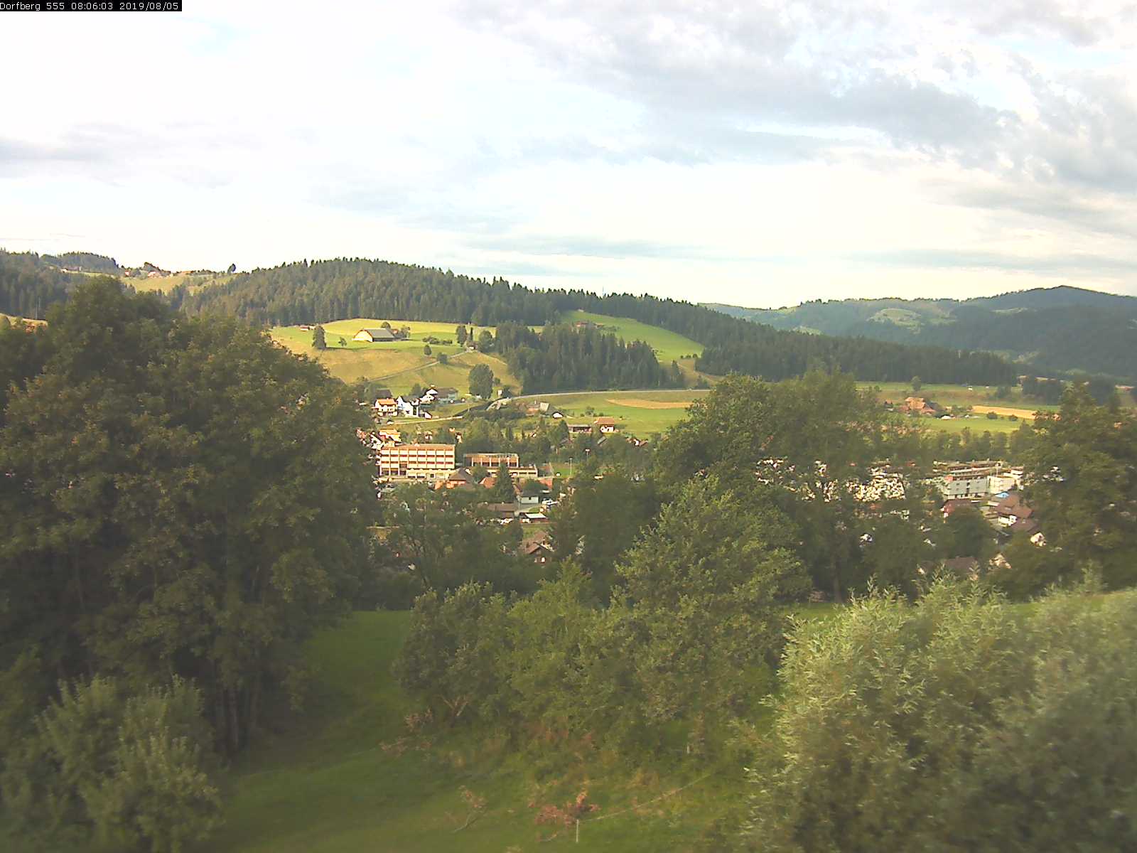 Webcam-Bild: Aussicht vom Dorfberg in Langnau 20190805-080601
