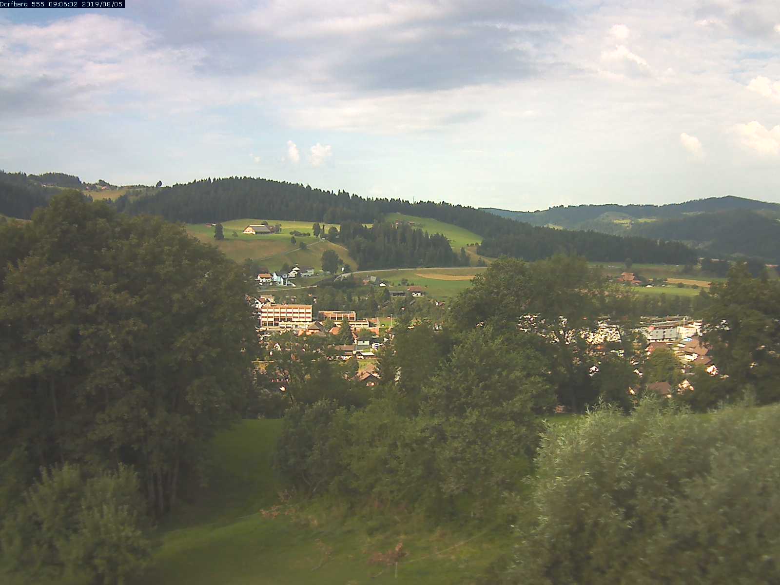 Webcam-Bild: Aussicht vom Dorfberg in Langnau 20190805-090601