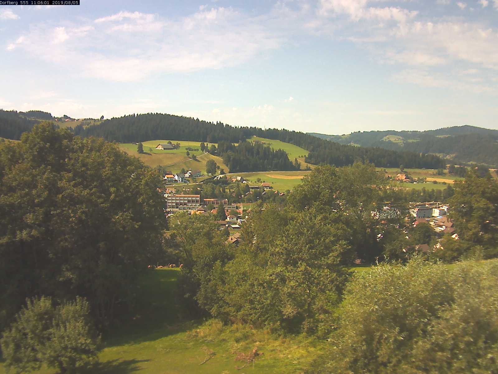Webcam-Bild: Aussicht vom Dorfberg in Langnau 20190805-110601