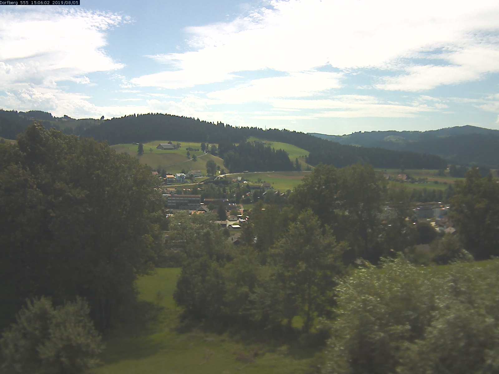 Webcam-Bild: Aussicht vom Dorfberg in Langnau 20190805-150601