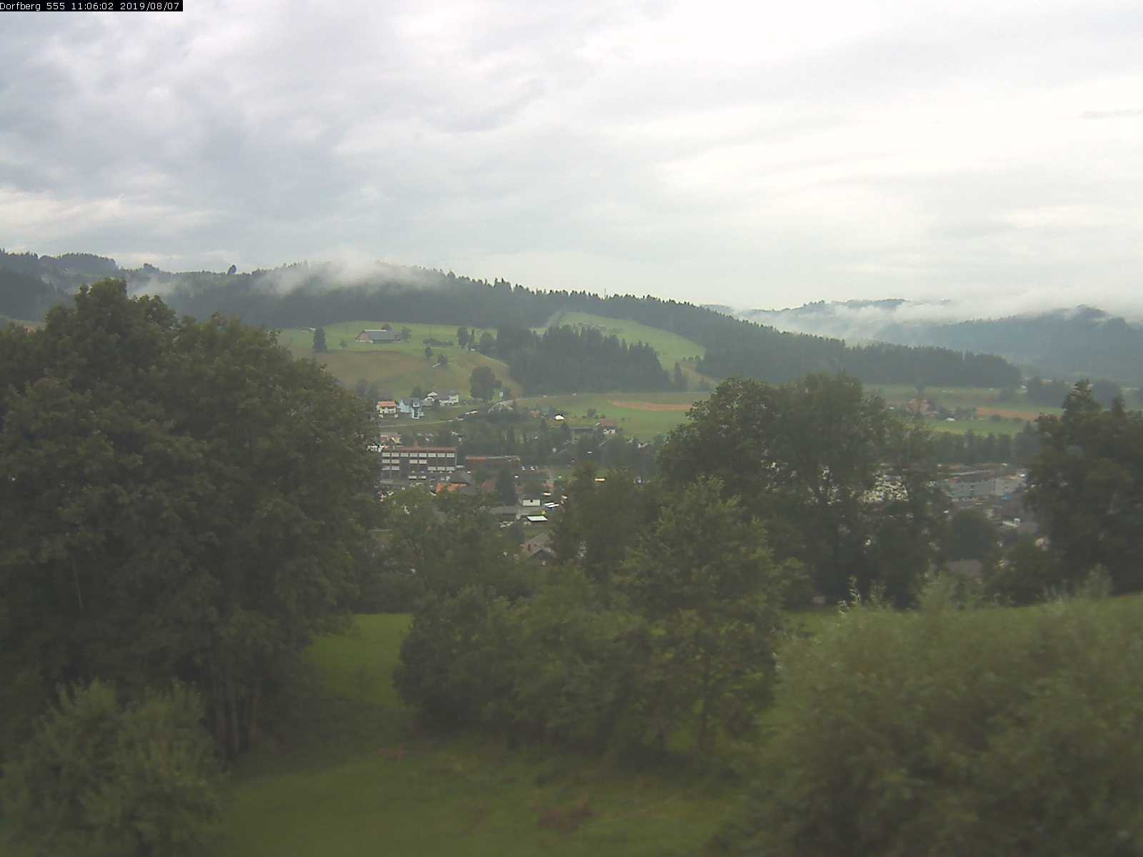 Webcam-Bild: Aussicht vom Dorfberg in Langnau 20190807-110601