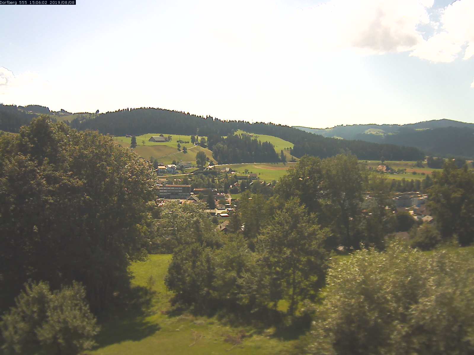 Webcam-Bild: Aussicht vom Dorfberg in Langnau 20190808-150601