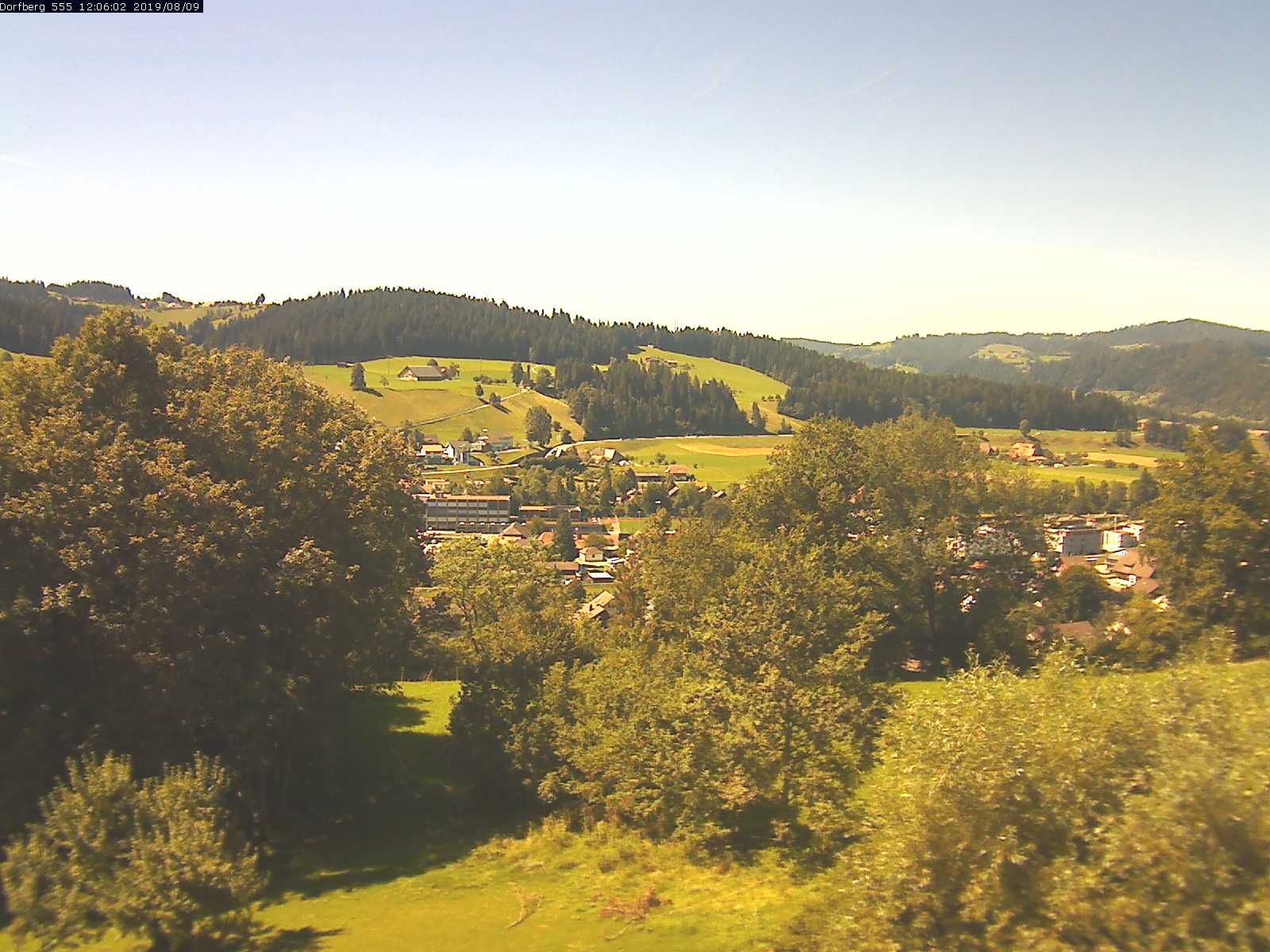Webcam-Bild: Aussicht vom Dorfberg in Langnau 20190809-120602