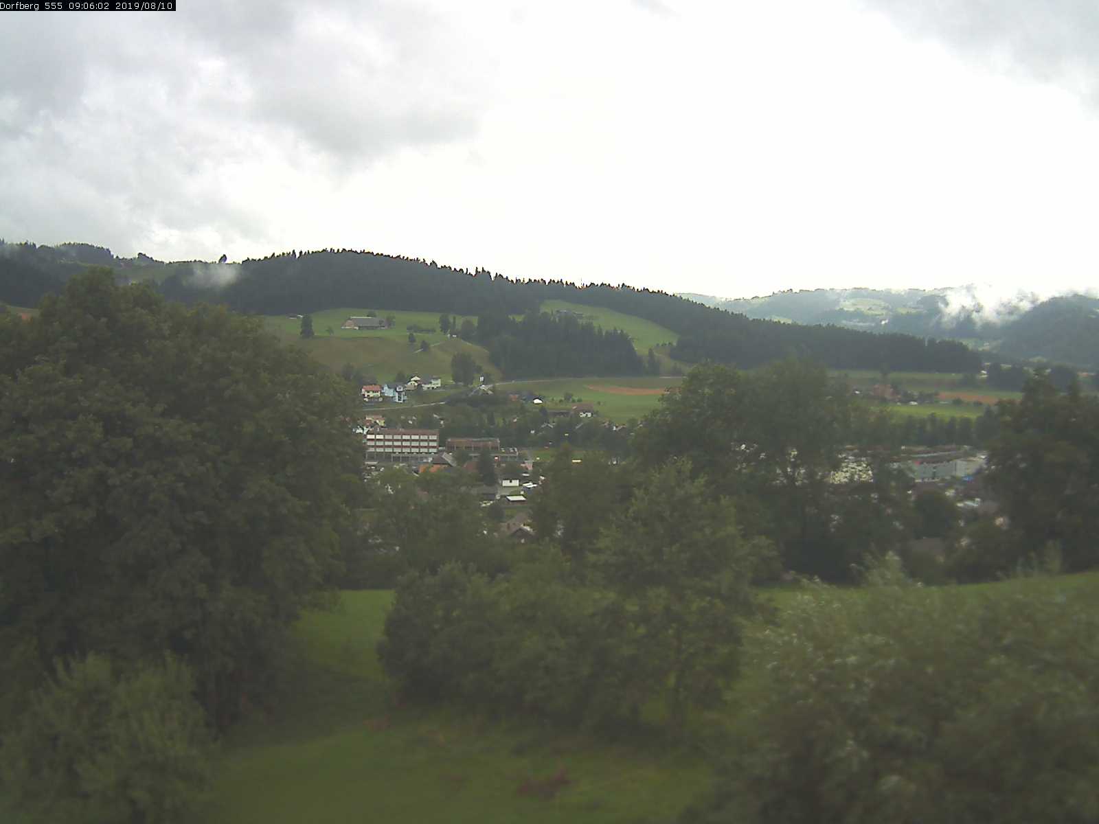 Webcam-Bild: Aussicht vom Dorfberg in Langnau 20190810-090601