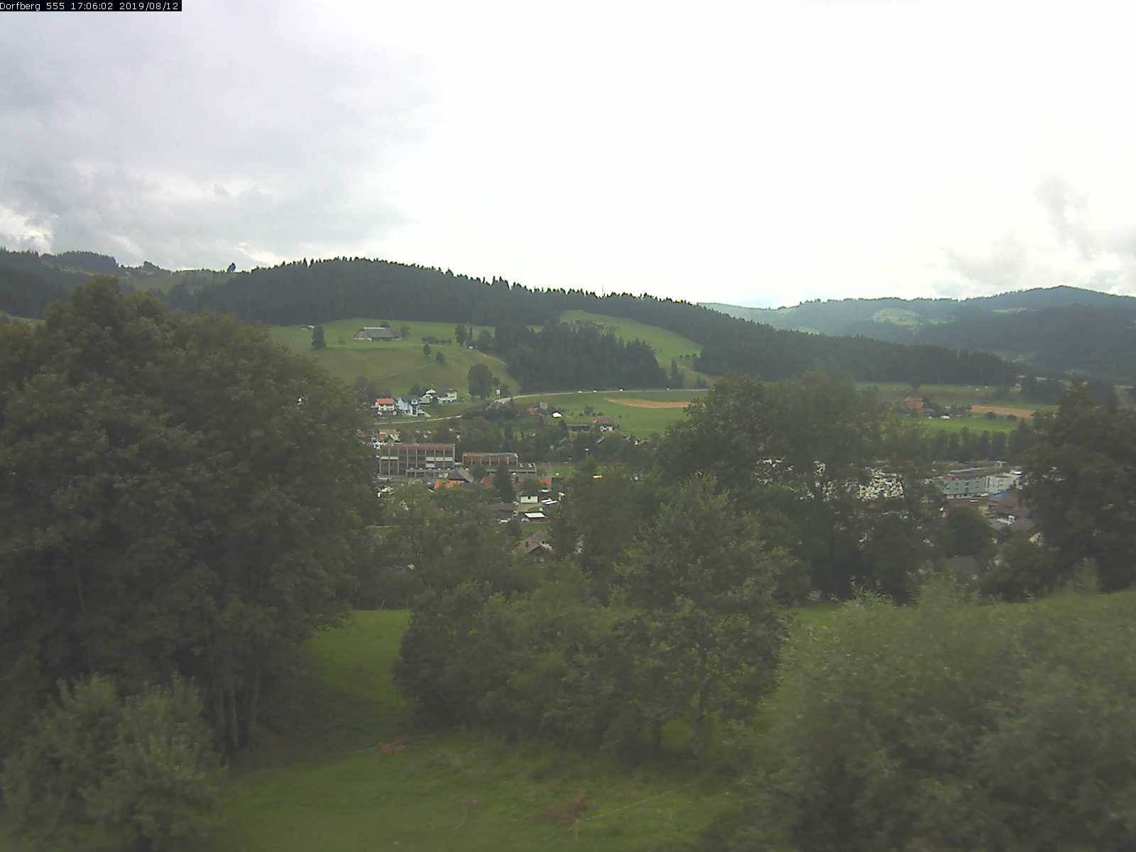 Webcam-Bild: Aussicht vom Dorfberg in Langnau 20190812-170601
