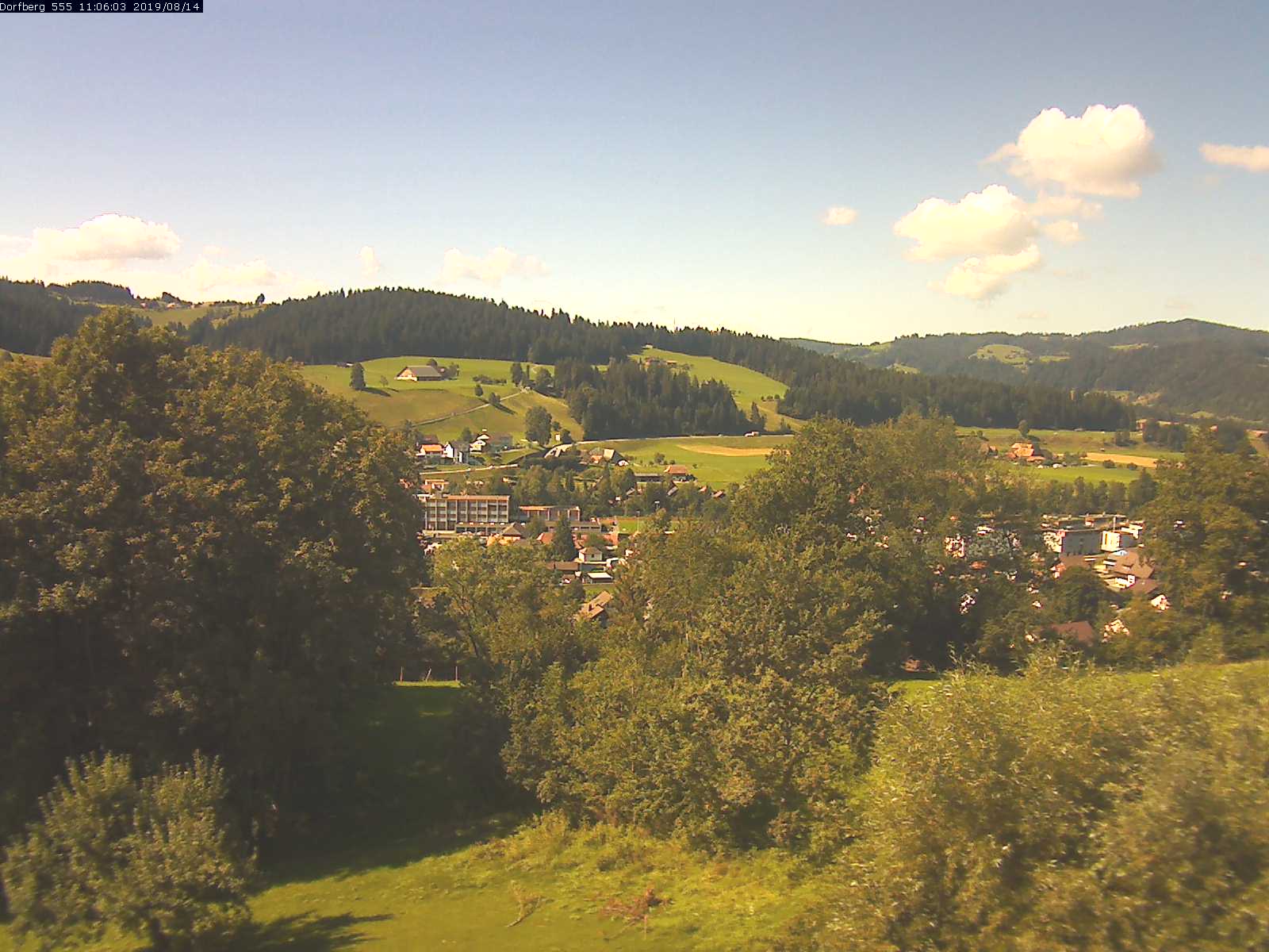 Webcam-Bild: Aussicht vom Dorfberg in Langnau 20190814-110601