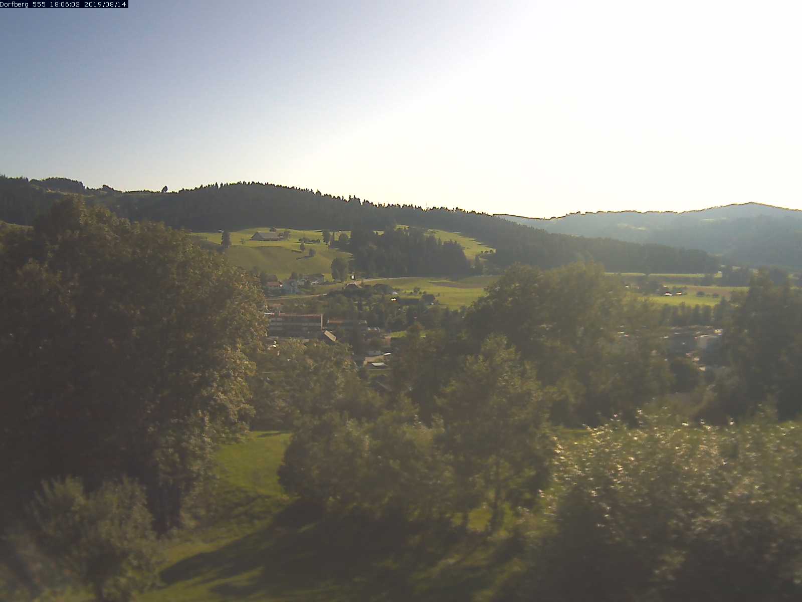 Webcam-Bild: Aussicht vom Dorfberg in Langnau 20190814-180601