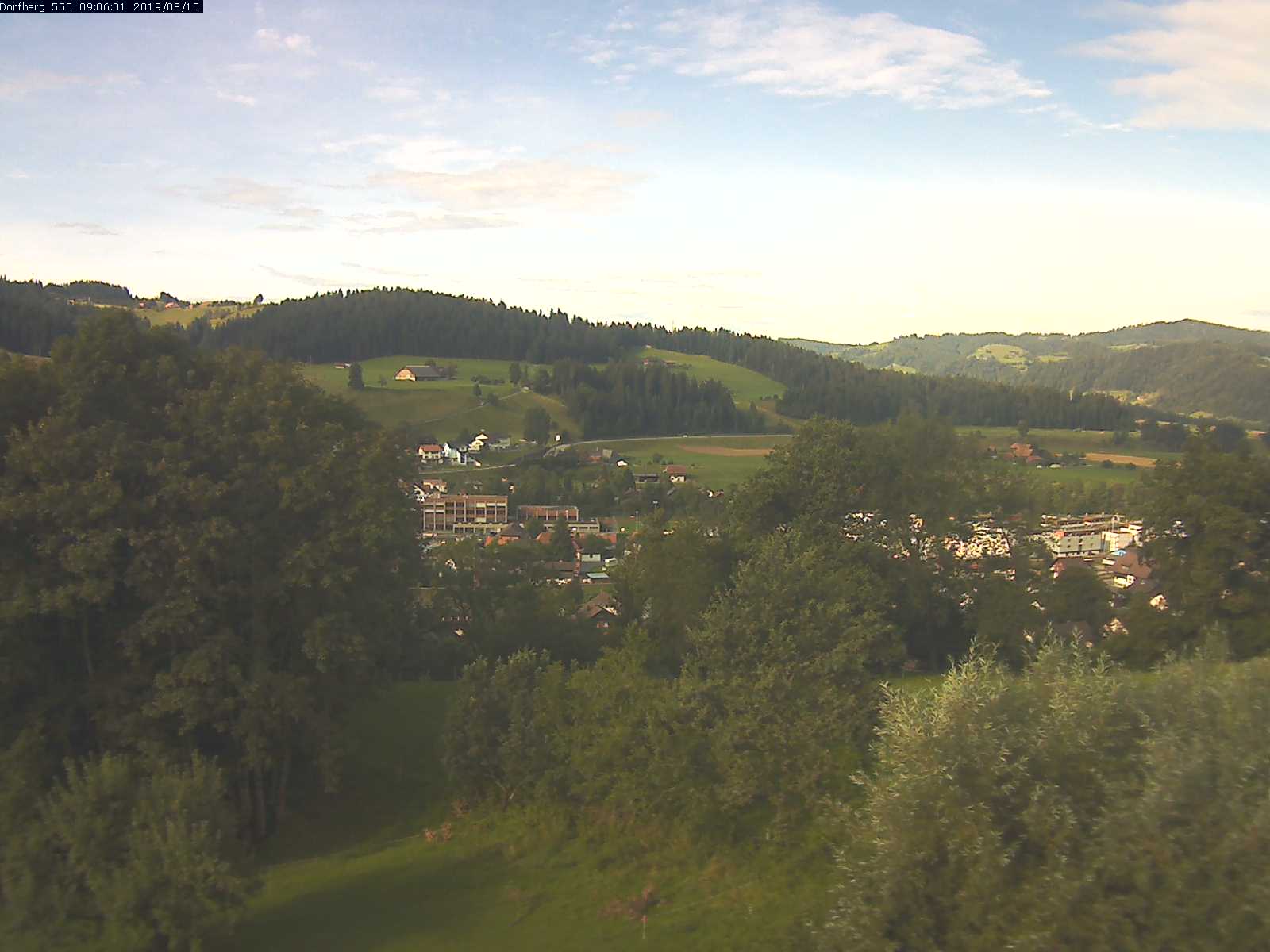 Webcam-Bild: Aussicht vom Dorfberg in Langnau 20190815-090601