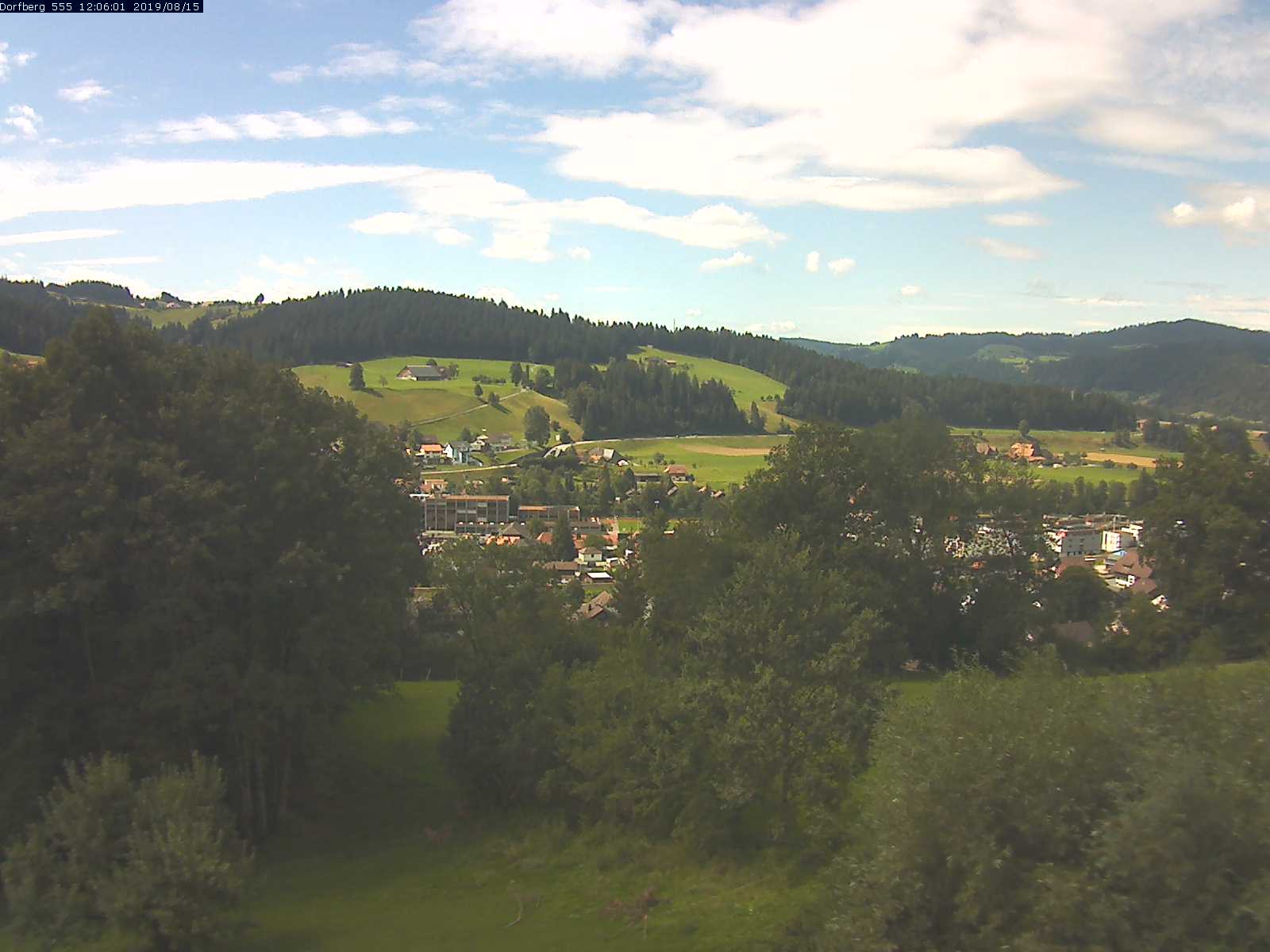 Webcam-Bild: Aussicht vom Dorfberg in Langnau 20190815-120601