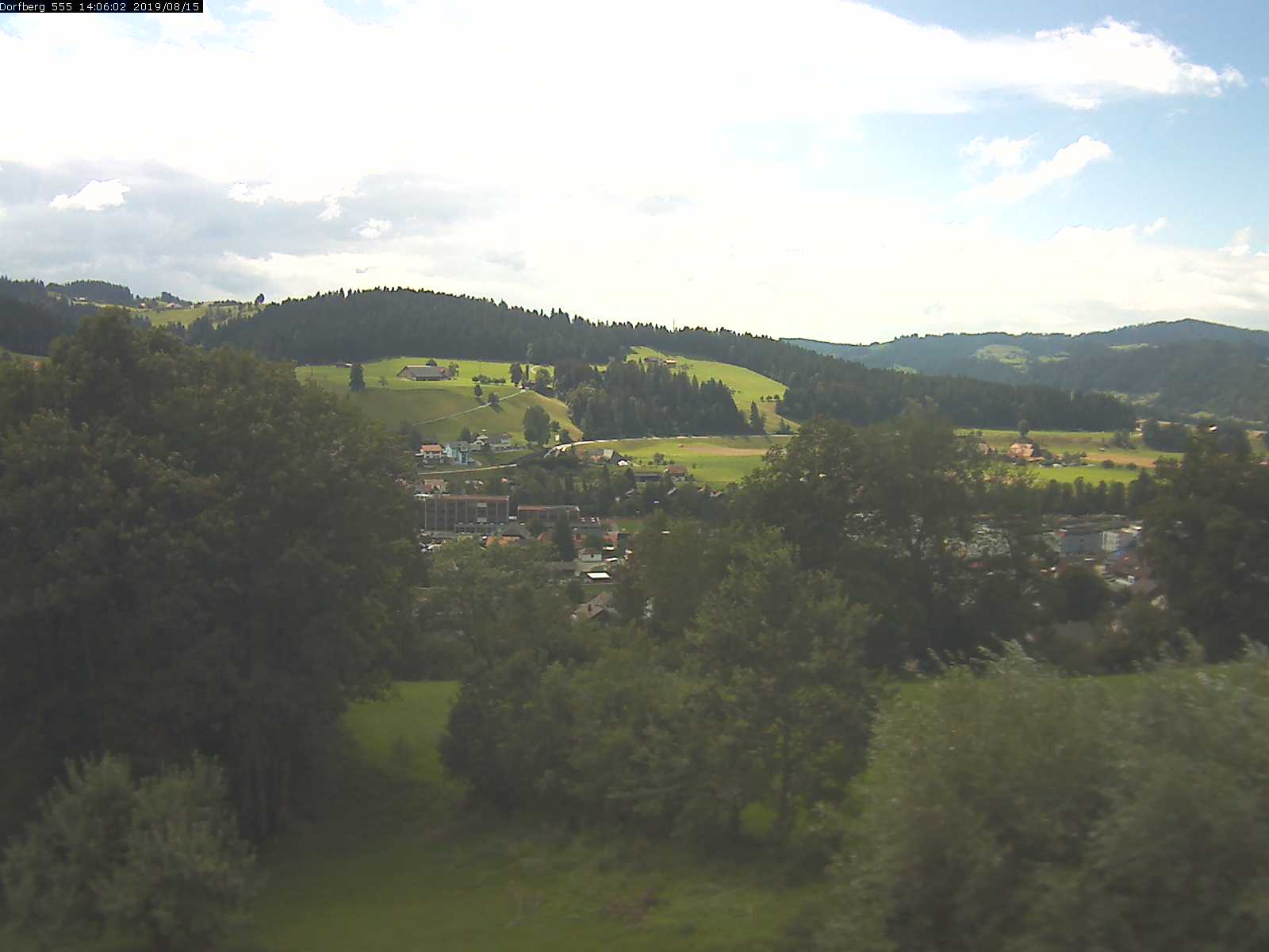 Webcam-Bild: Aussicht vom Dorfberg in Langnau 20190815-140602