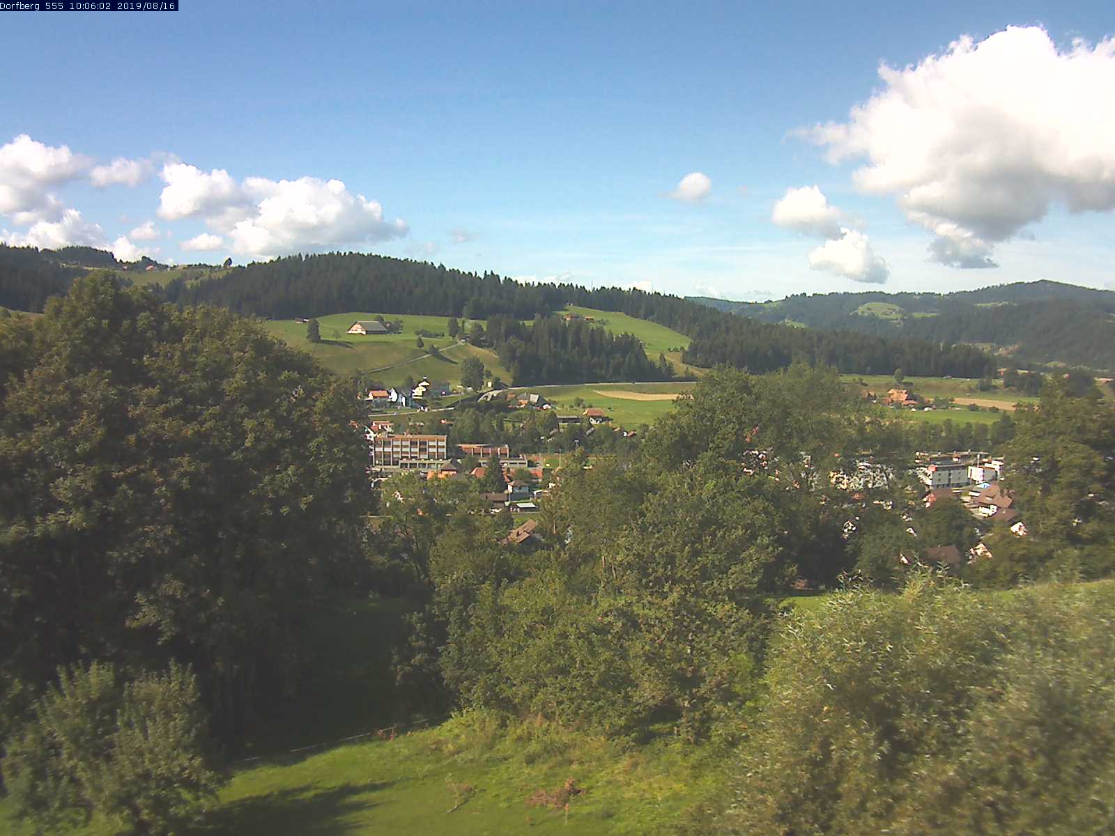Webcam-Bild: Aussicht vom Dorfberg in Langnau 20190816-100601