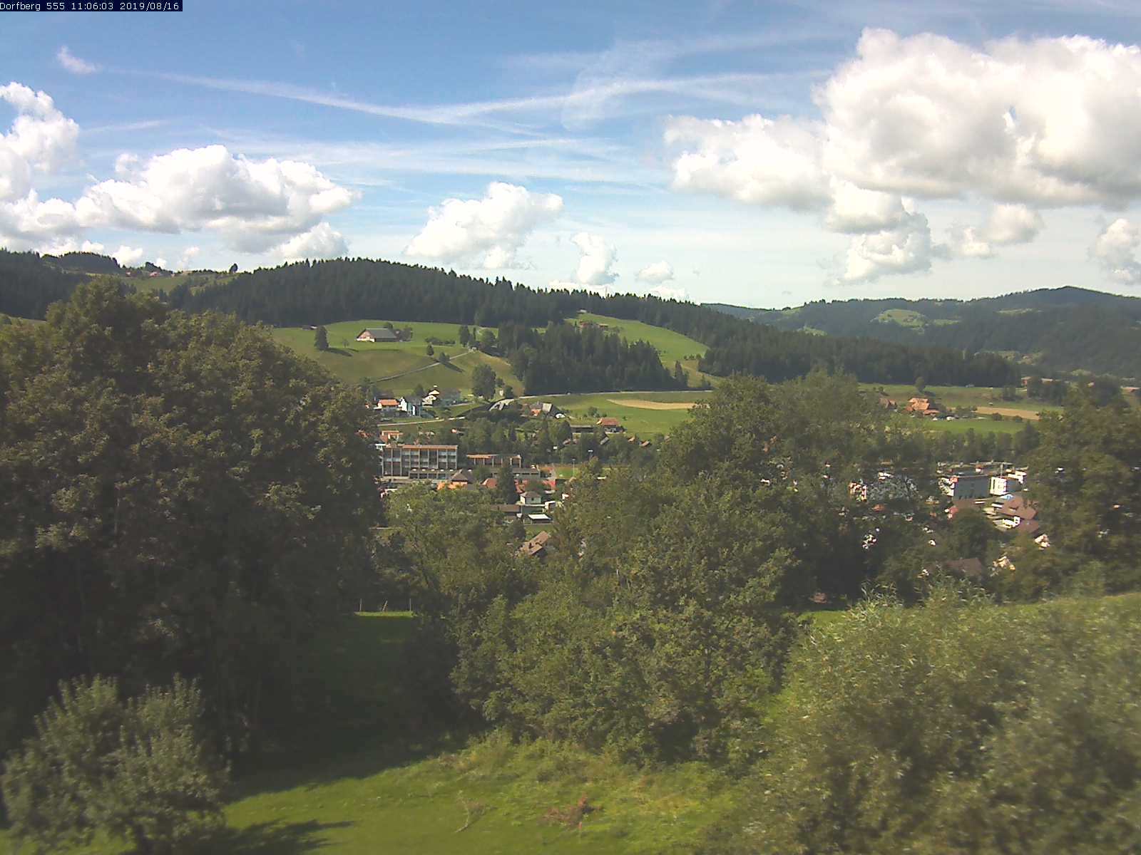 Webcam-Bild: Aussicht vom Dorfberg in Langnau 20190816-110601