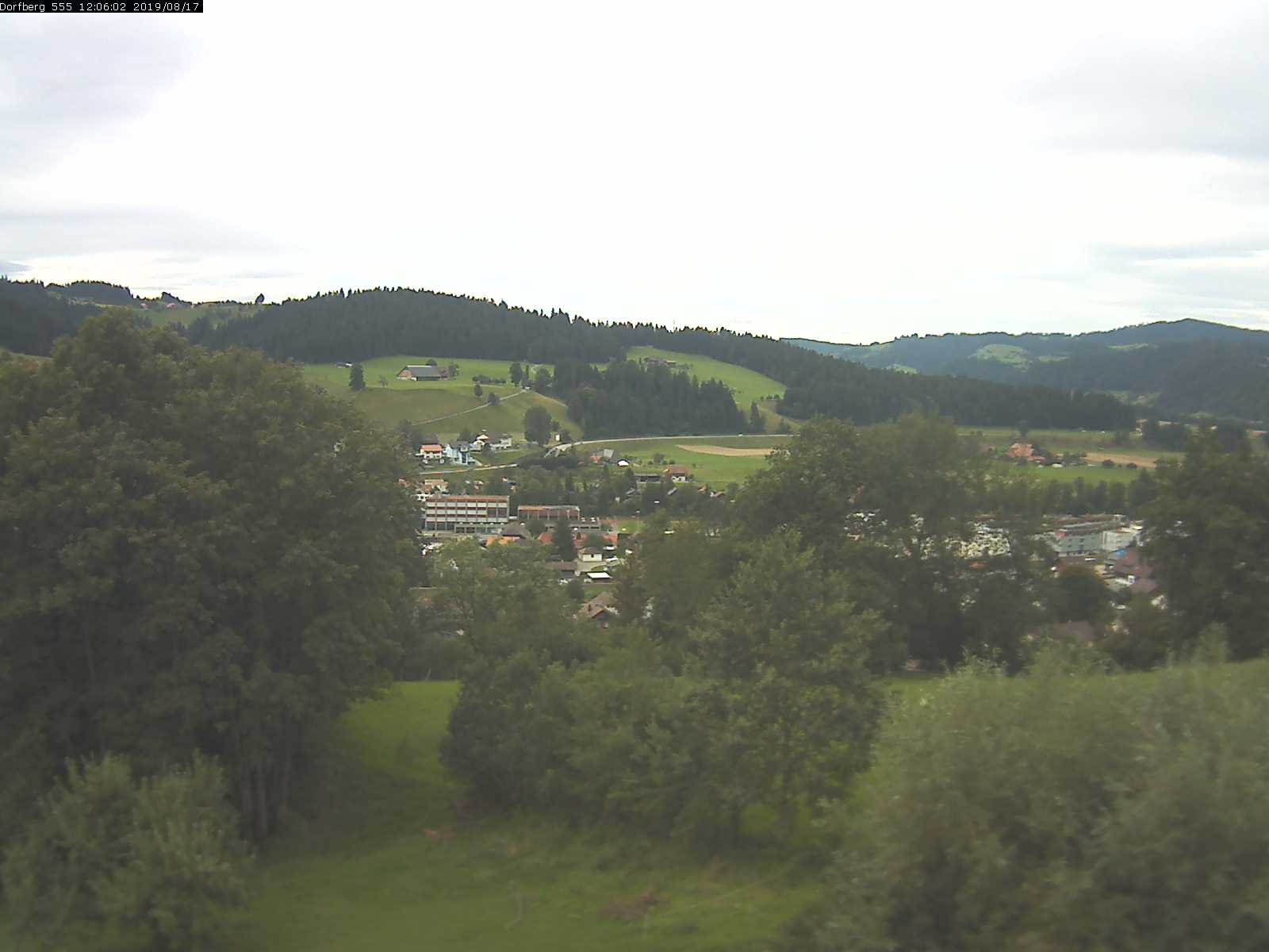 Webcam-Bild: Aussicht vom Dorfberg in Langnau 20190817-120602