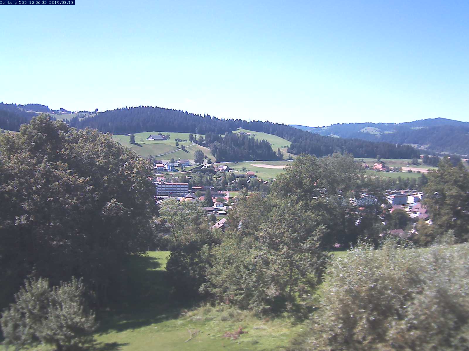 Webcam-Bild: Aussicht vom Dorfberg in Langnau 20190818-120601