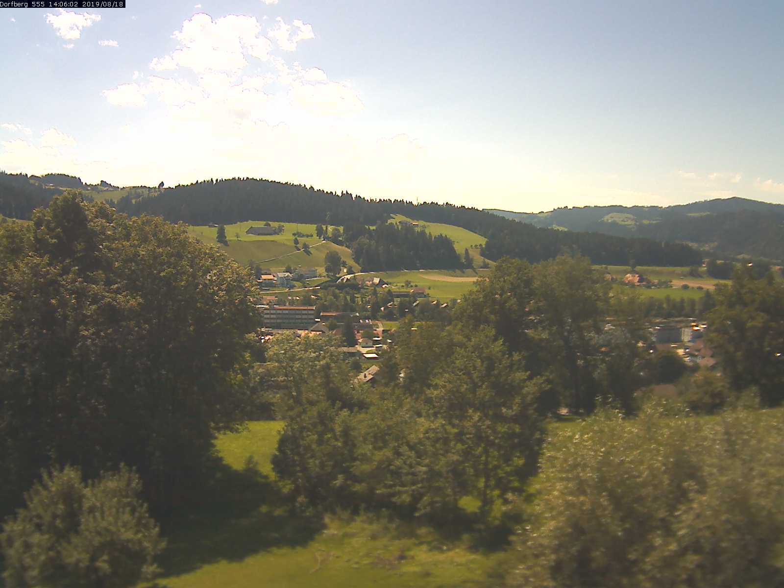 Webcam-Bild: Aussicht vom Dorfberg in Langnau 20190818-140601