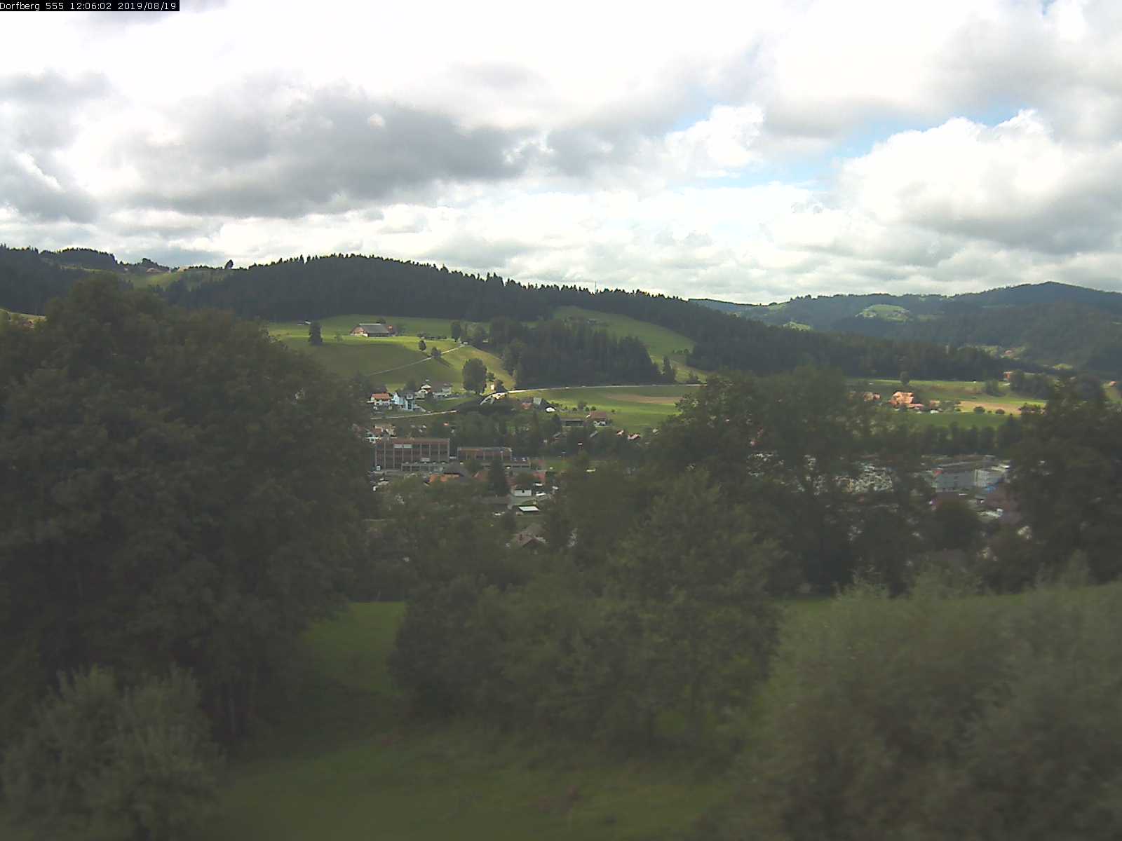 Webcam-Bild: Aussicht vom Dorfberg in Langnau 20190819-120601