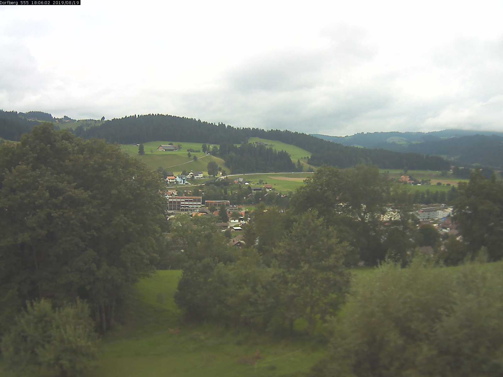 Webcam-Bild: Aussicht vom Dorfberg in Langnau 20190819-180601