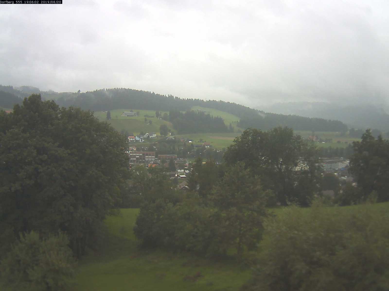 Webcam-Bild: Aussicht vom Dorfberg in Langnau 20190820-190601