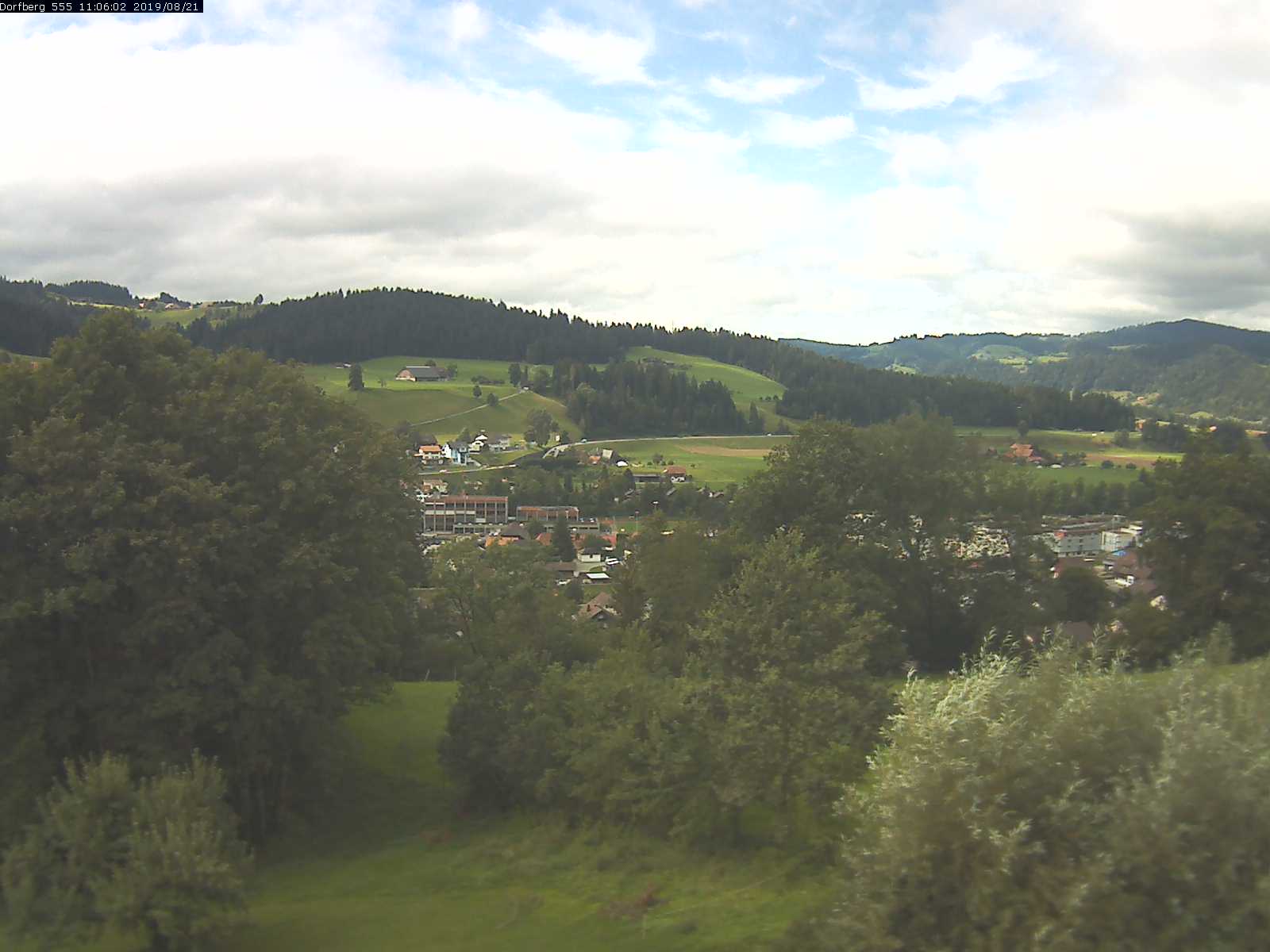 Webcam-Bild: Aussicht vom Dorfberg in Langnau 20190821-110601