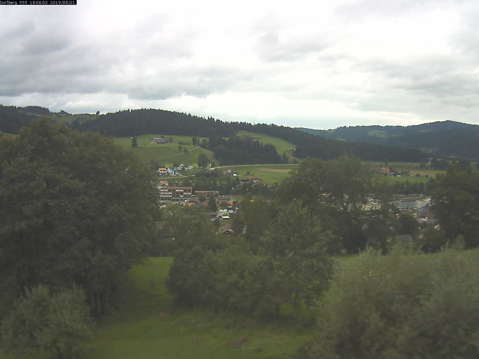 Webcam-Bild: Aussicht vom Dorfberg in Langnau 20190821-180601