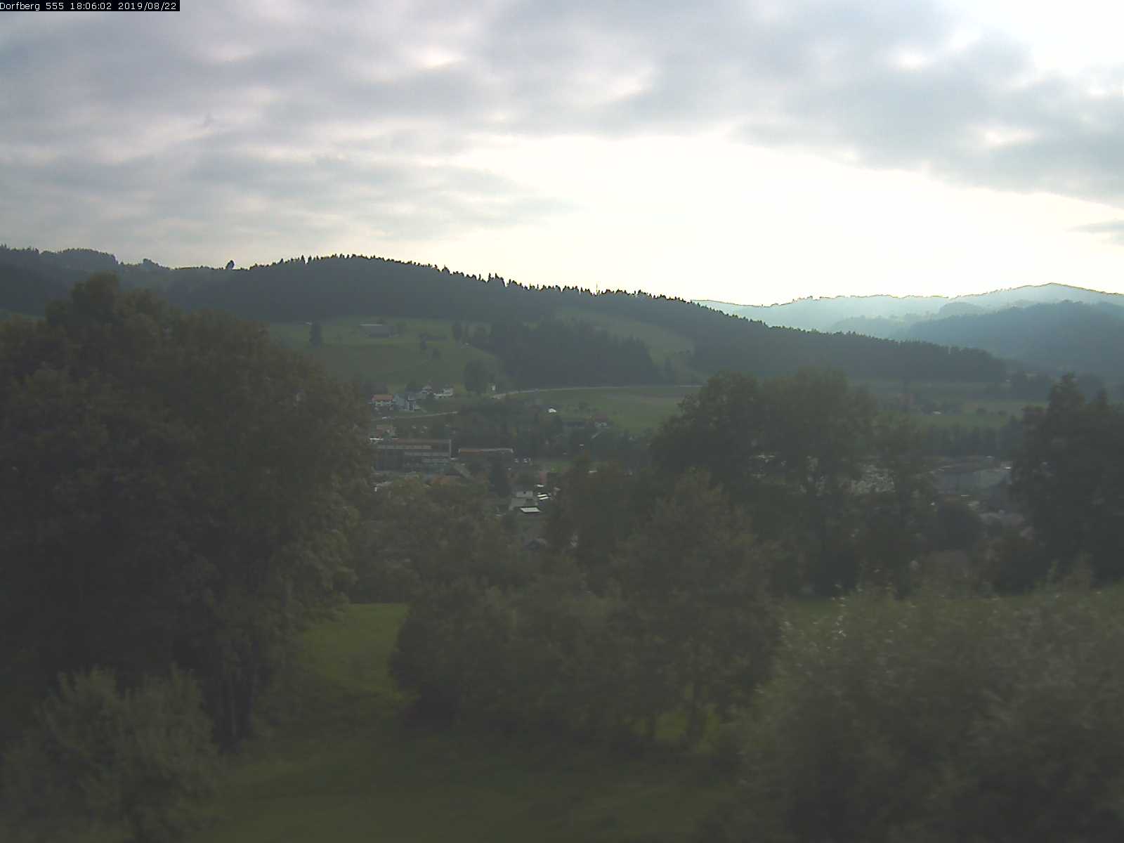 Webcam-Bild: Aussicht vom Dorfberg in Langnau 20190822-180601