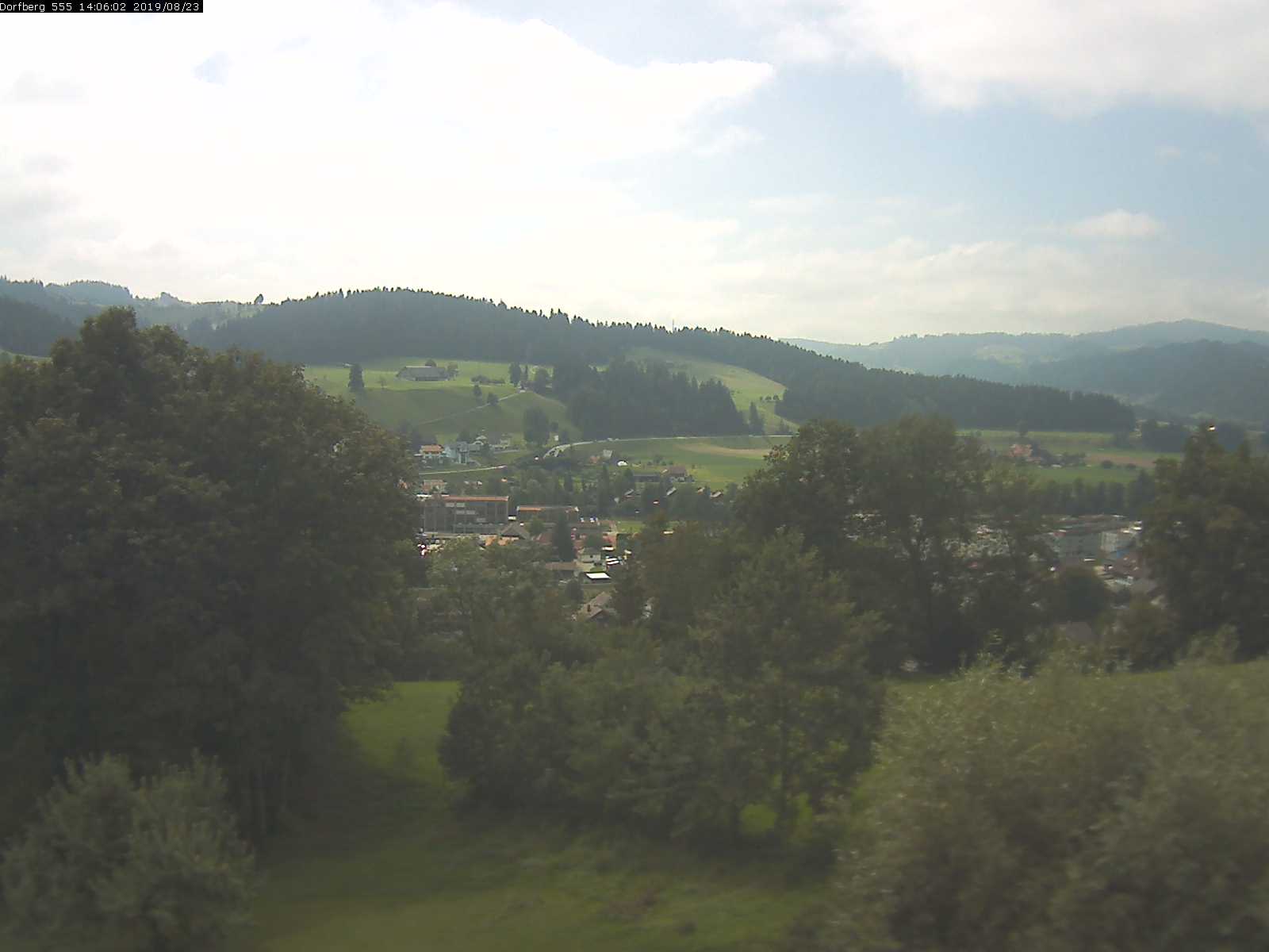 Webcam-Bild: Aussicht vom Dorfberg in Langnau 20190823-140601