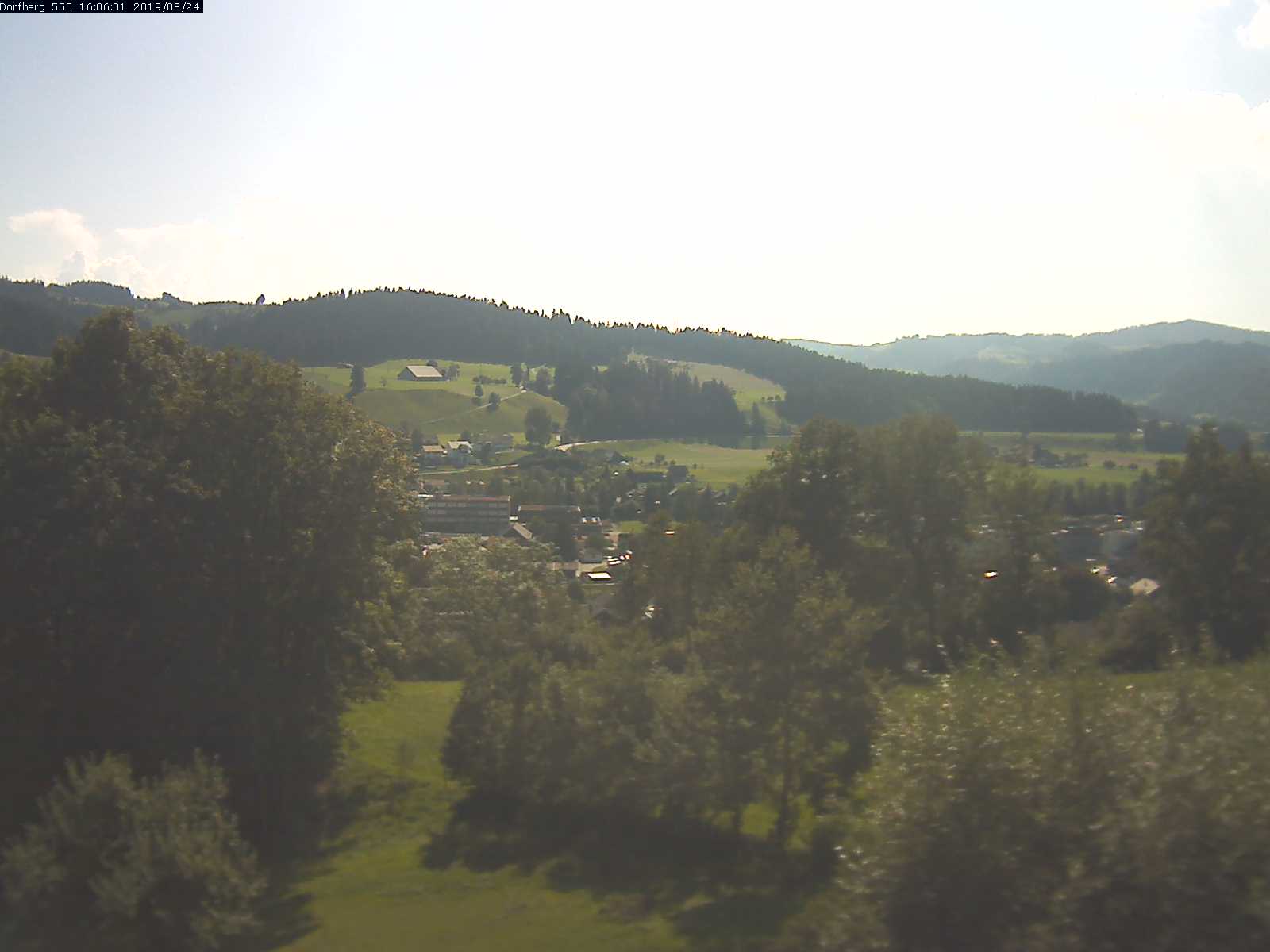 Webcam-Bild: Aussicht vom Dorfberg in Langnau 20190824-160601