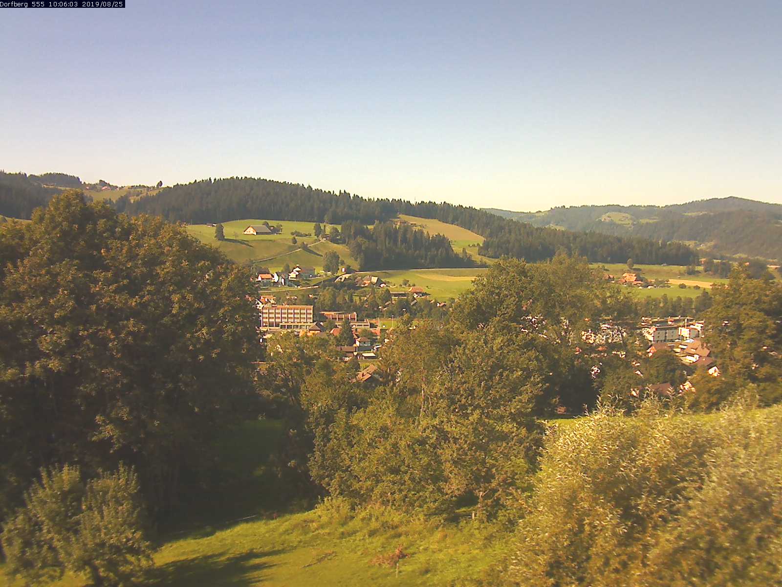 Webcam-Bild: Aussicht vom Dorfberg in Langnau 20190825-100601