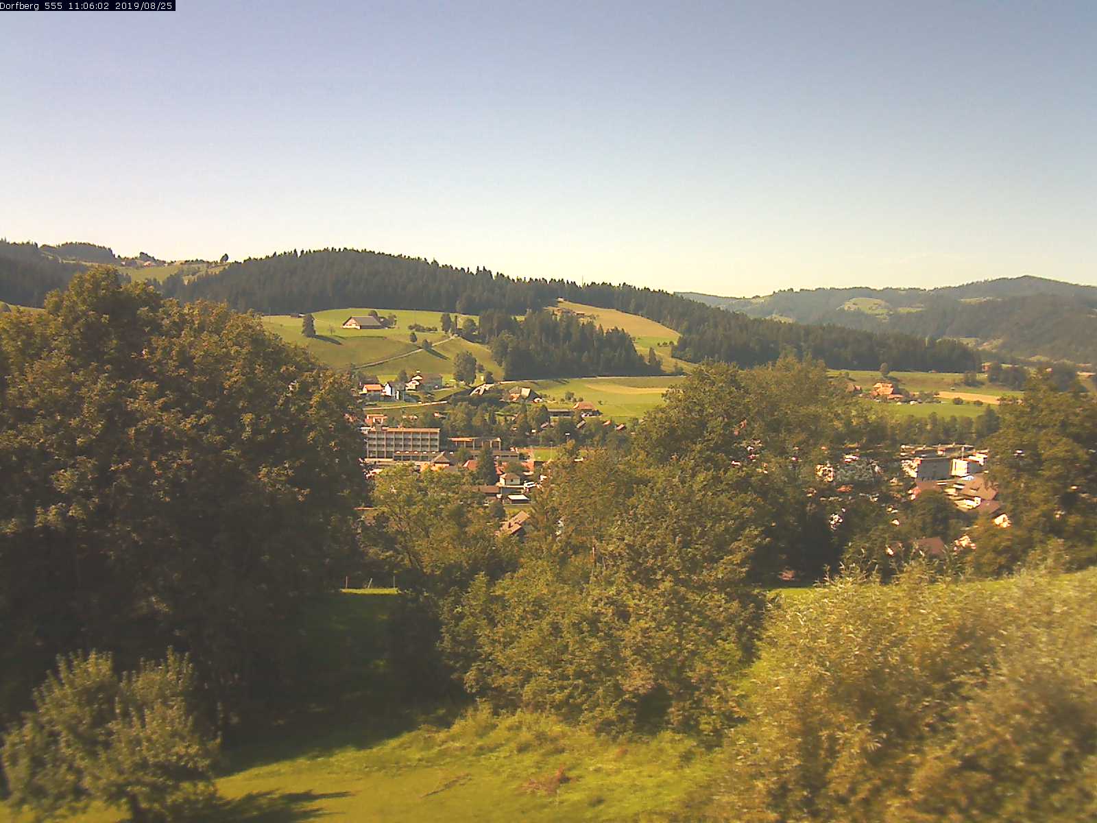 Webcam-Bild: Aussicht vom Dorfberg in Langnau 20190825-110601