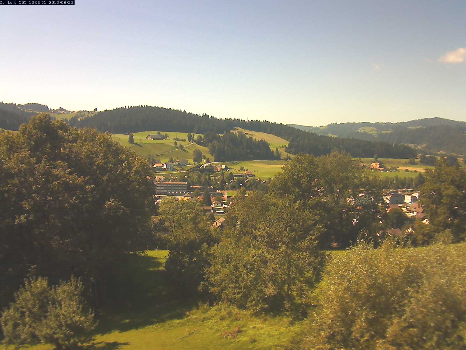 Webcam-Bild: Aussicht vom Dorfberg in Langnau 20190825-120601