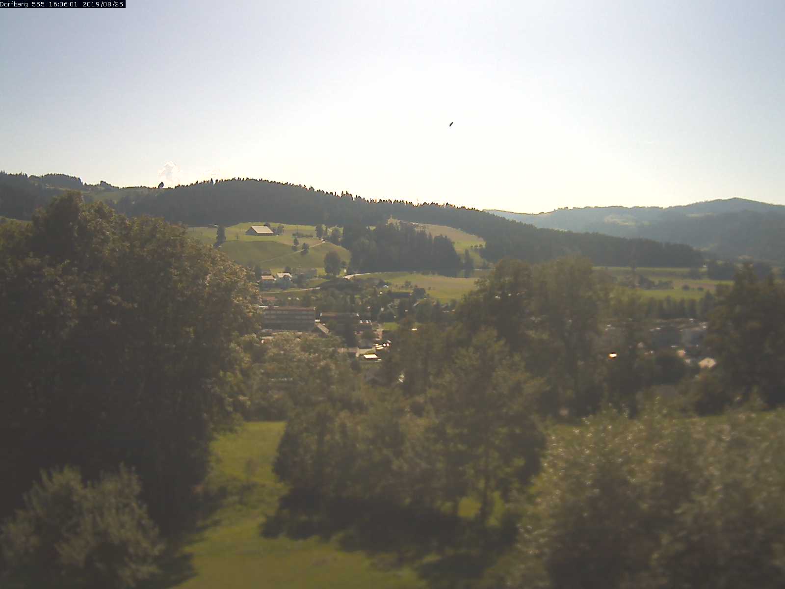 Webcam-Bild: Aussicht vom Dorfberg in Langnau 20190825-160601