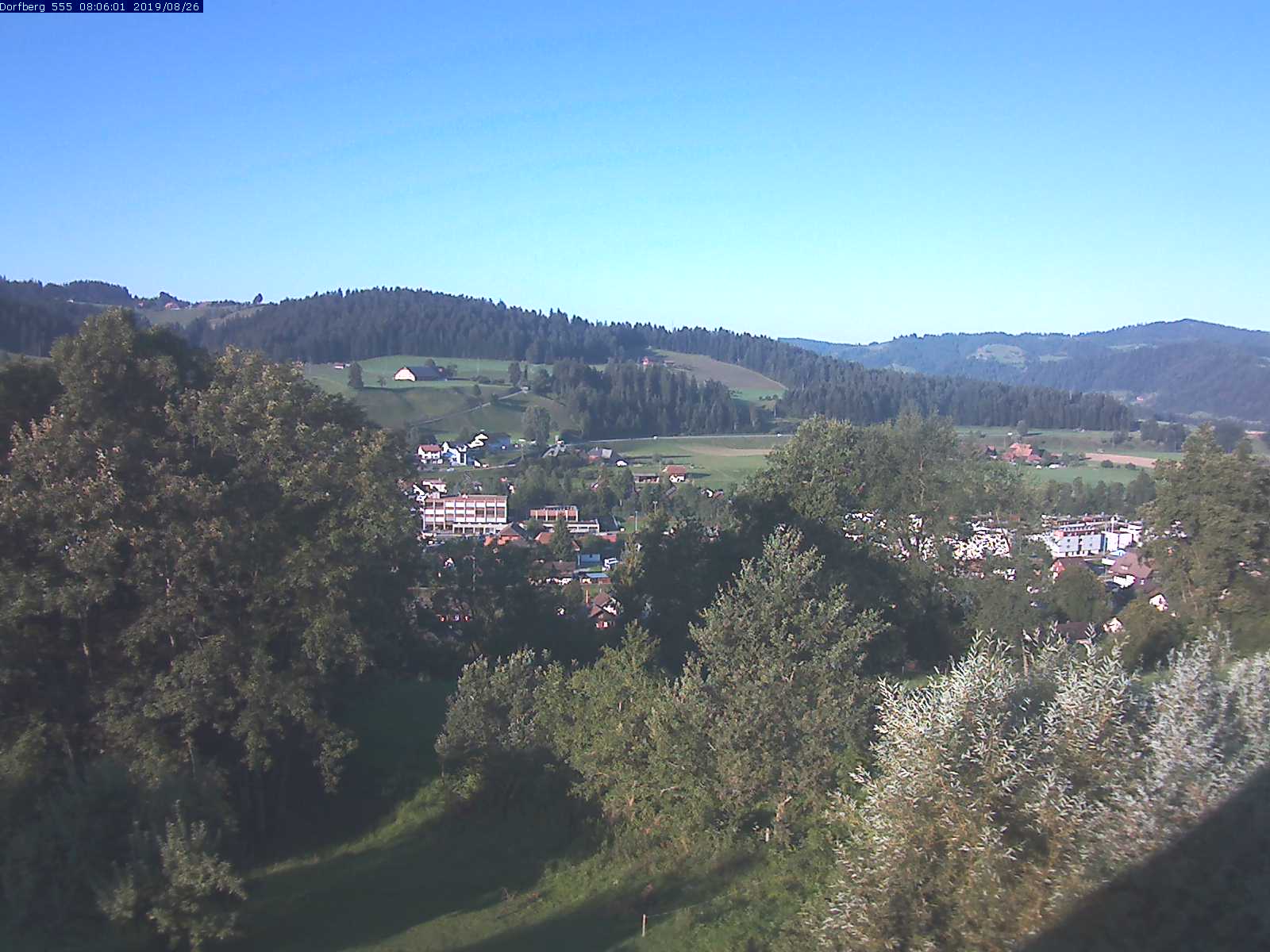 Webcam-Bild: Aussicht vom Dorfberg in Langnau 20190826-080601